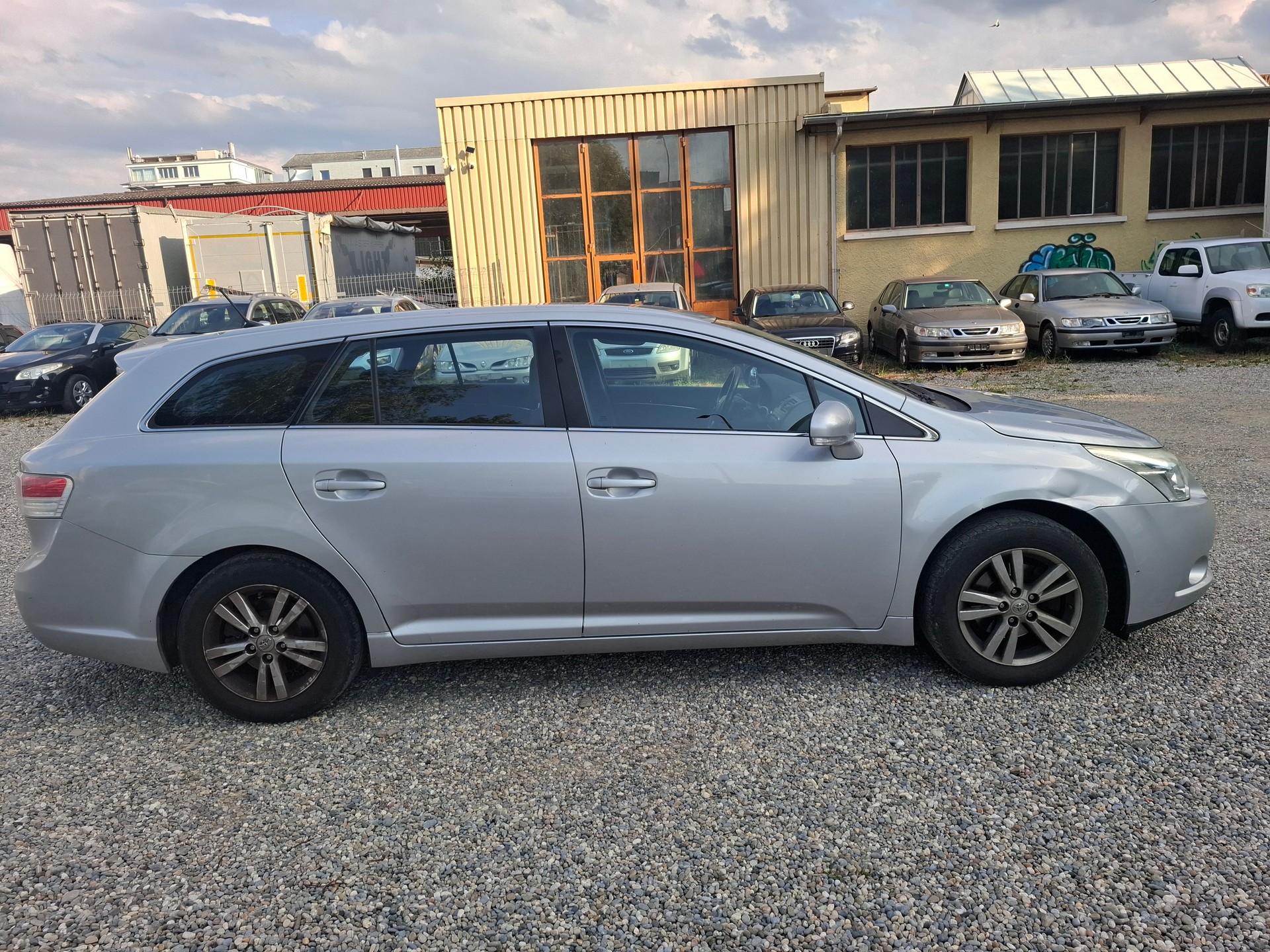 TOYOTA Avensis Sportswagon 2.0 Linea Luna-image-3