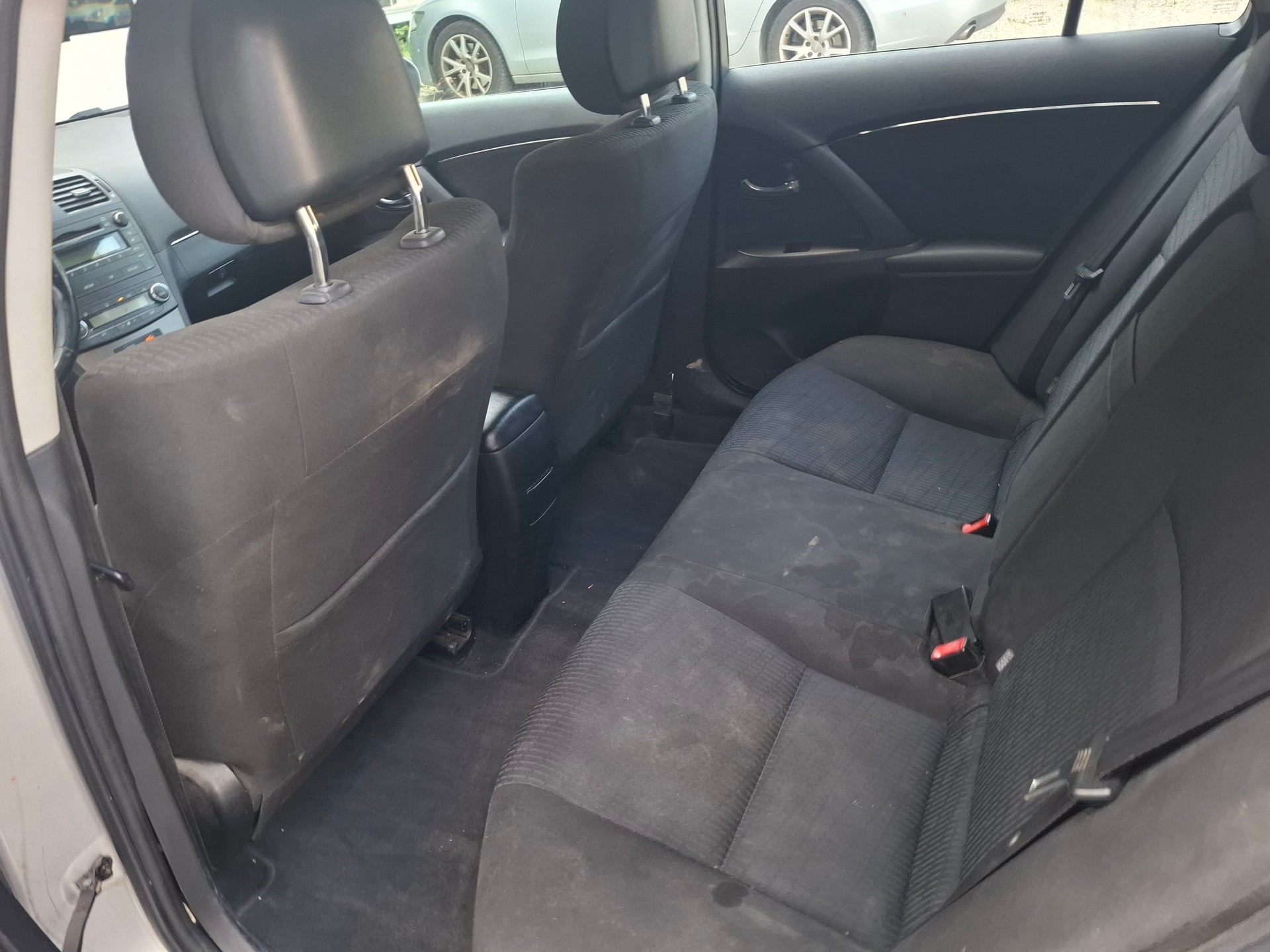 TOYOTA Avensis Sportswagon 2.0 Linea Luna-image-10