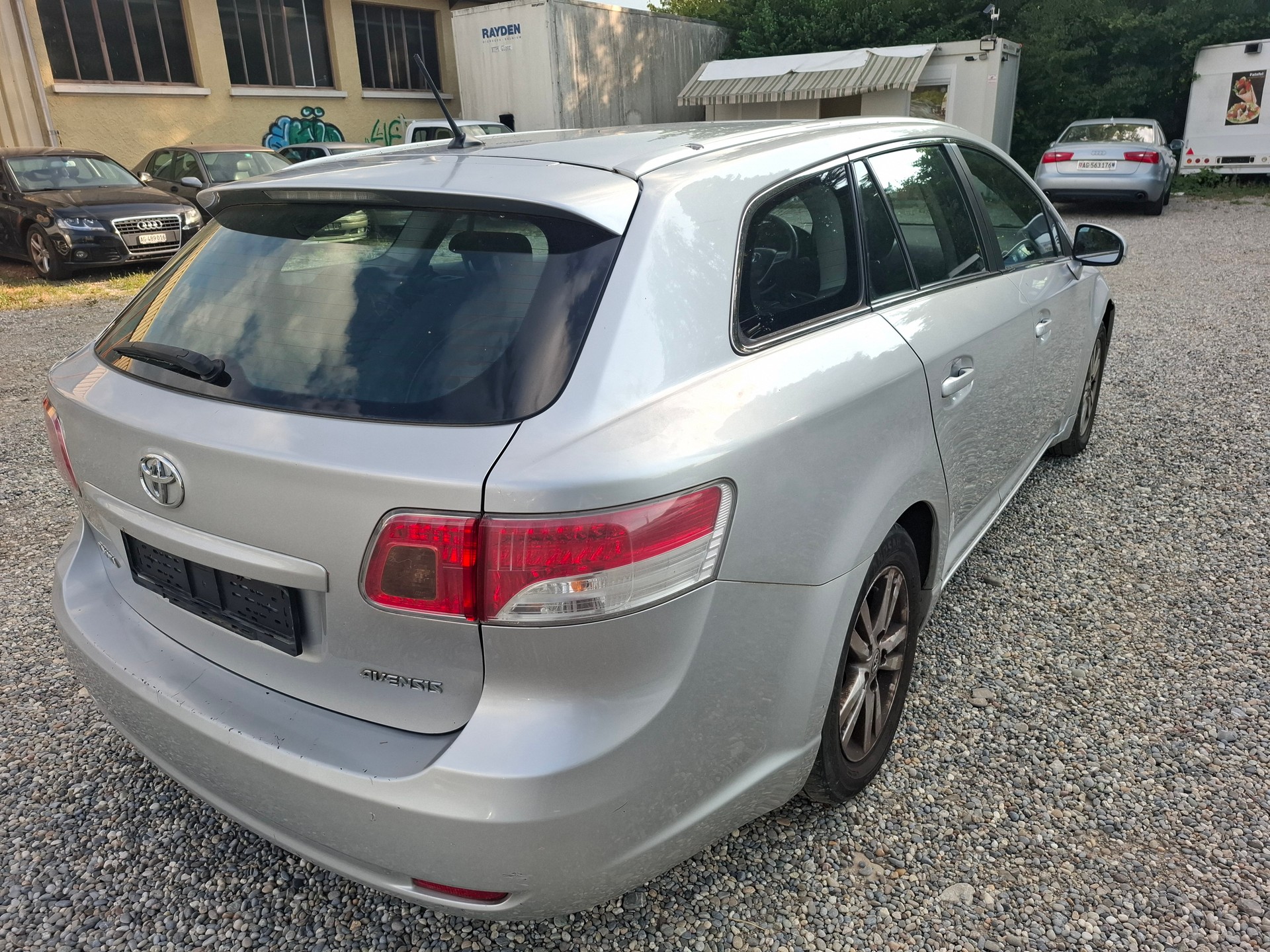 TOYOTA Avensis Sportswagon 2.0 Linea Luna-image-6