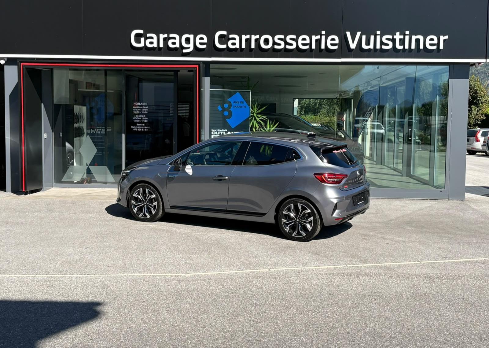 MITSUBISHI Colt 1.6 HEV Instyle-image-2