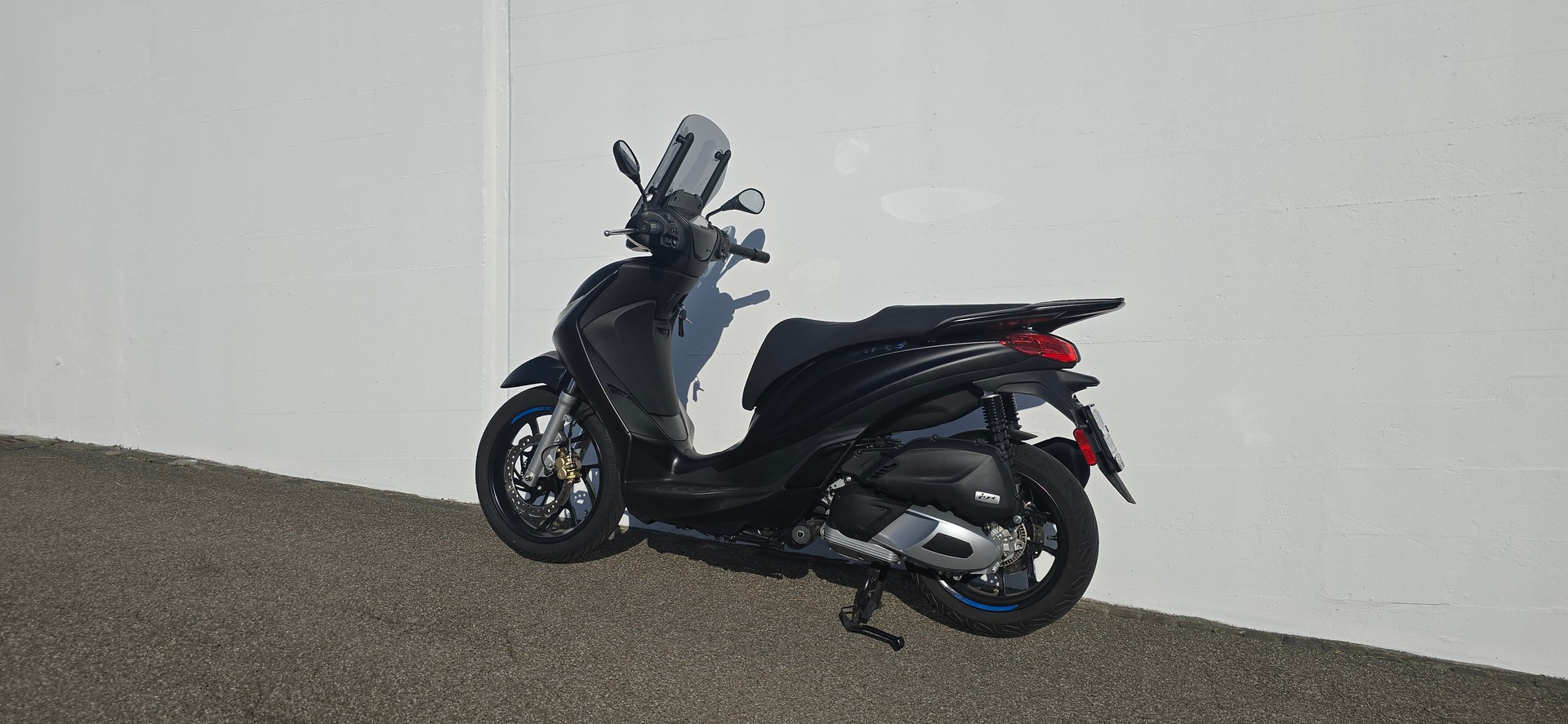 PIAGGIO Medley 125 Sport E5+-showroom-element-1