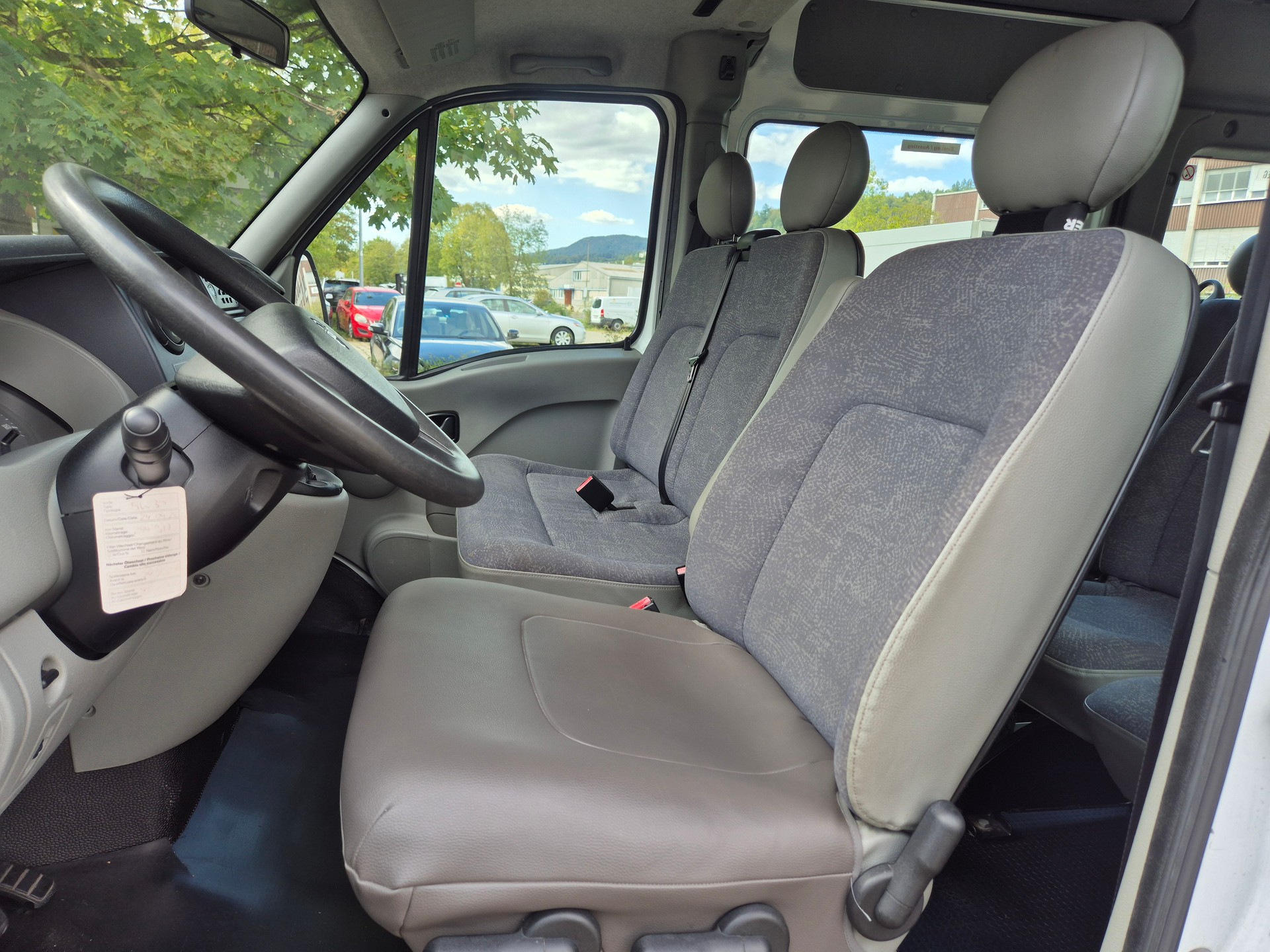 NISSAN INTERSTAR-image-12