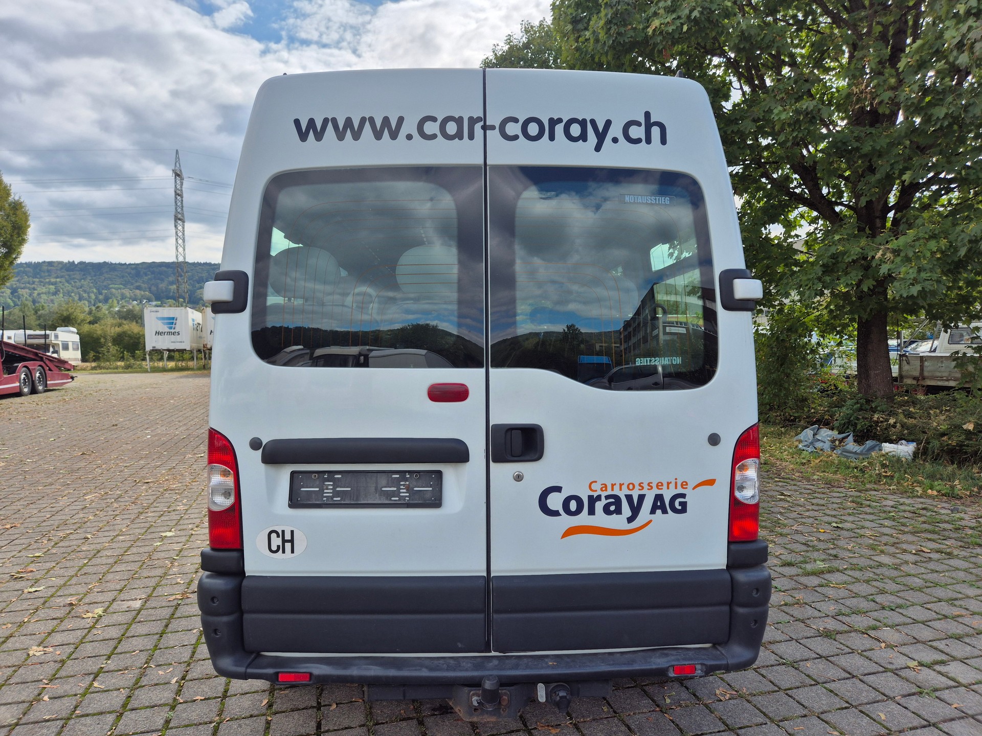 NISSAN INTERSTAR-image-8