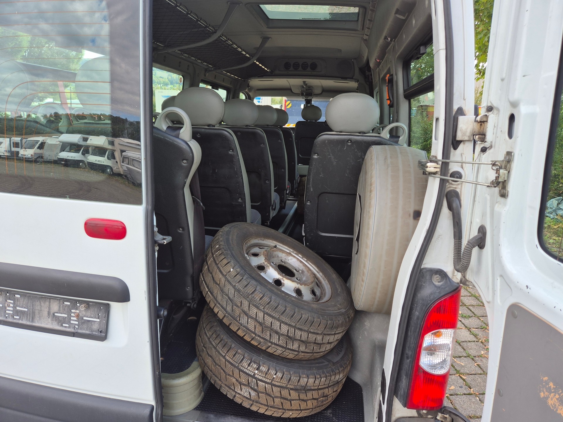 NISSAN INTERSTAR-image-9