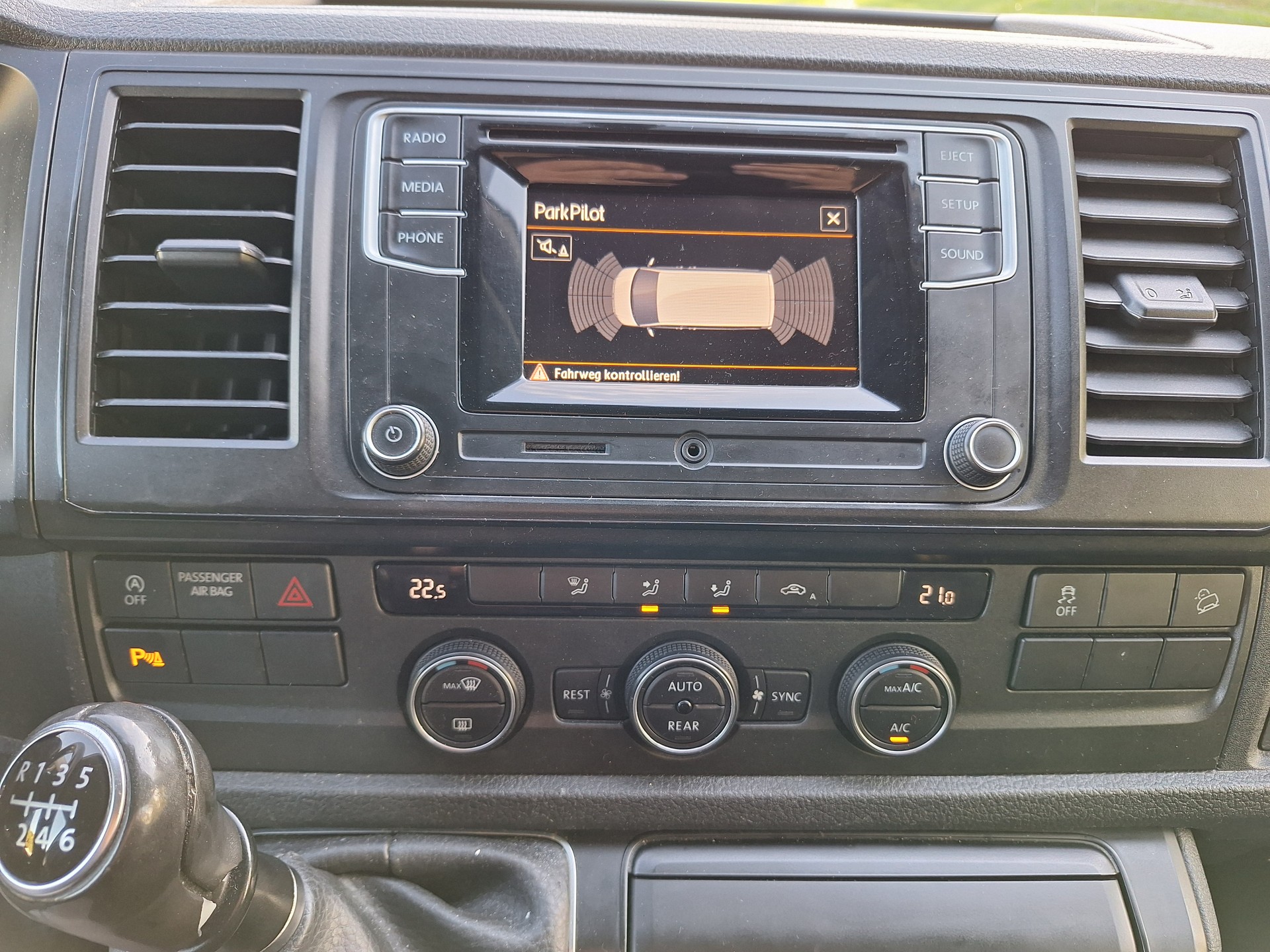 VW Multivan 2.0 TDI 4Motion 150PS-image-12