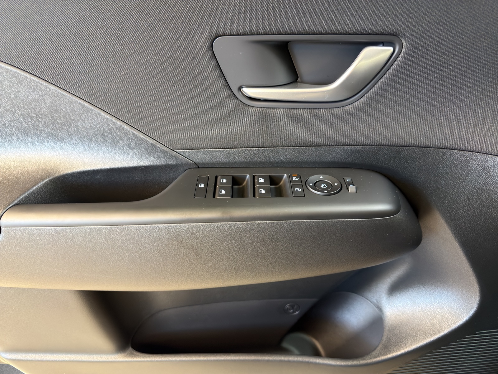 HYUNDAI Kona 1.6 GDi HEV Origo DCT-image-8