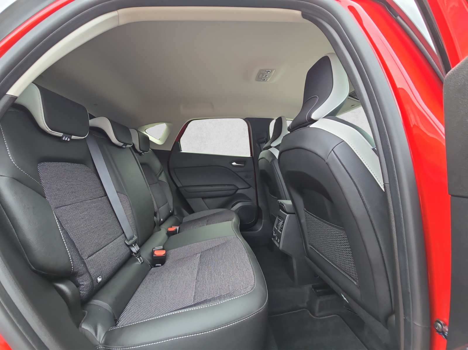 MITSUBISHI ASX 1.3 HEV Intense-image-9