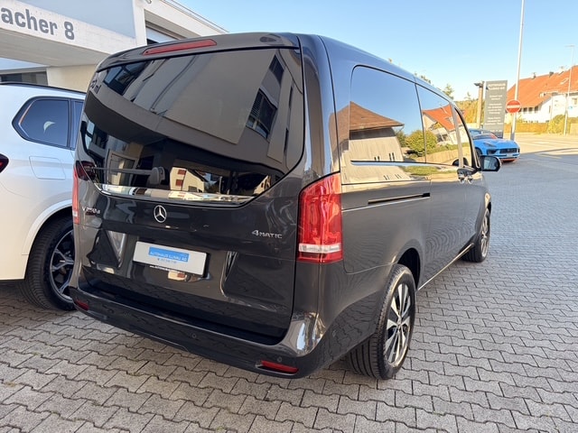 MERCEDES-BENZ V 250 d lang 4Matic 9G-Tronic-image-2