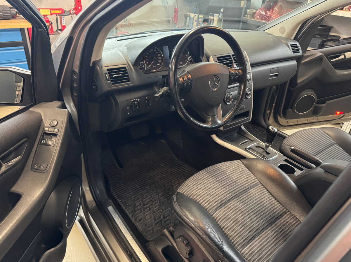 MERCEDES-BENZ A 150 Classic-image-6
