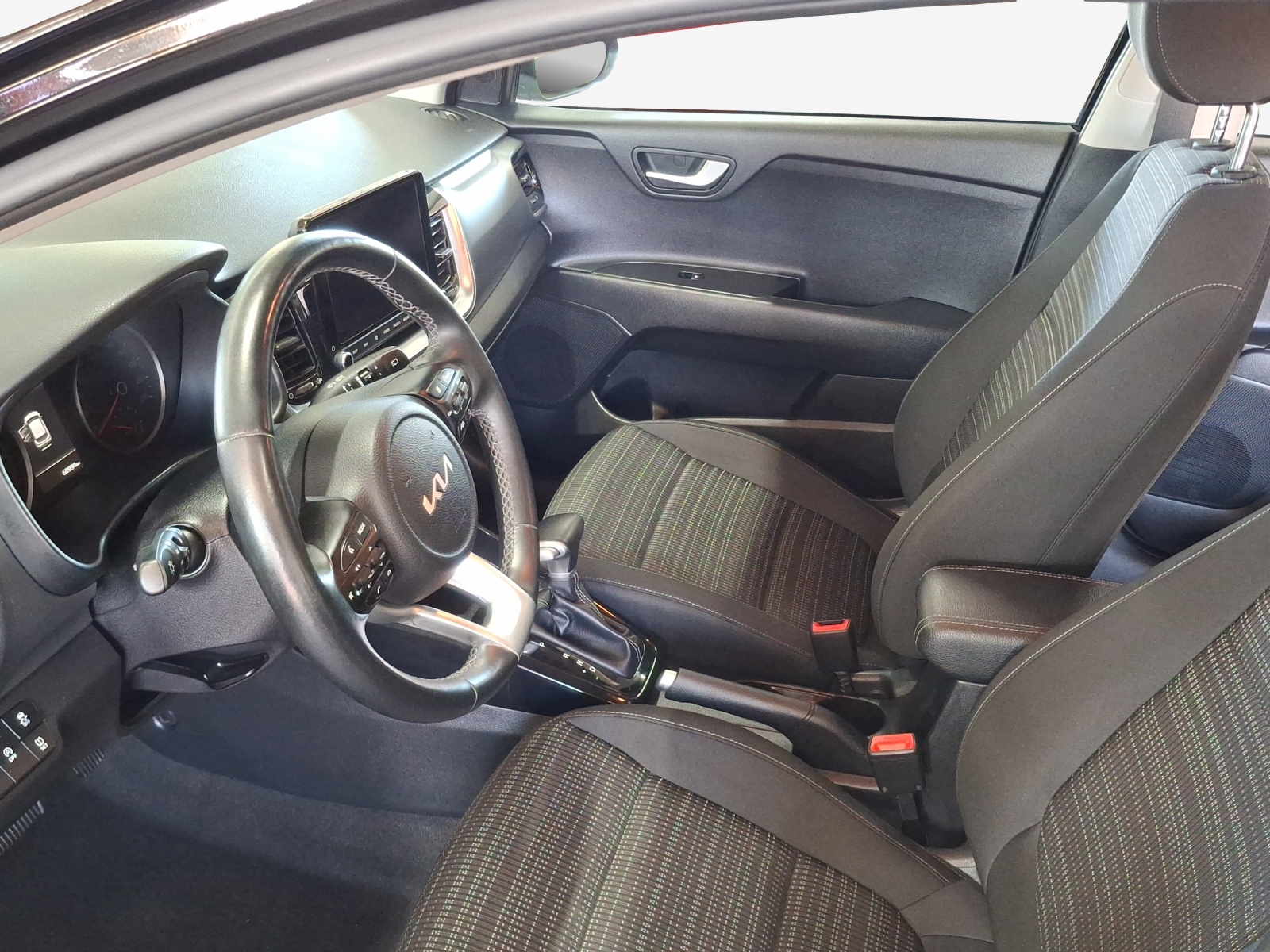 KIA Stonic 1.0 T-GDI GT-Line DCT-image-7