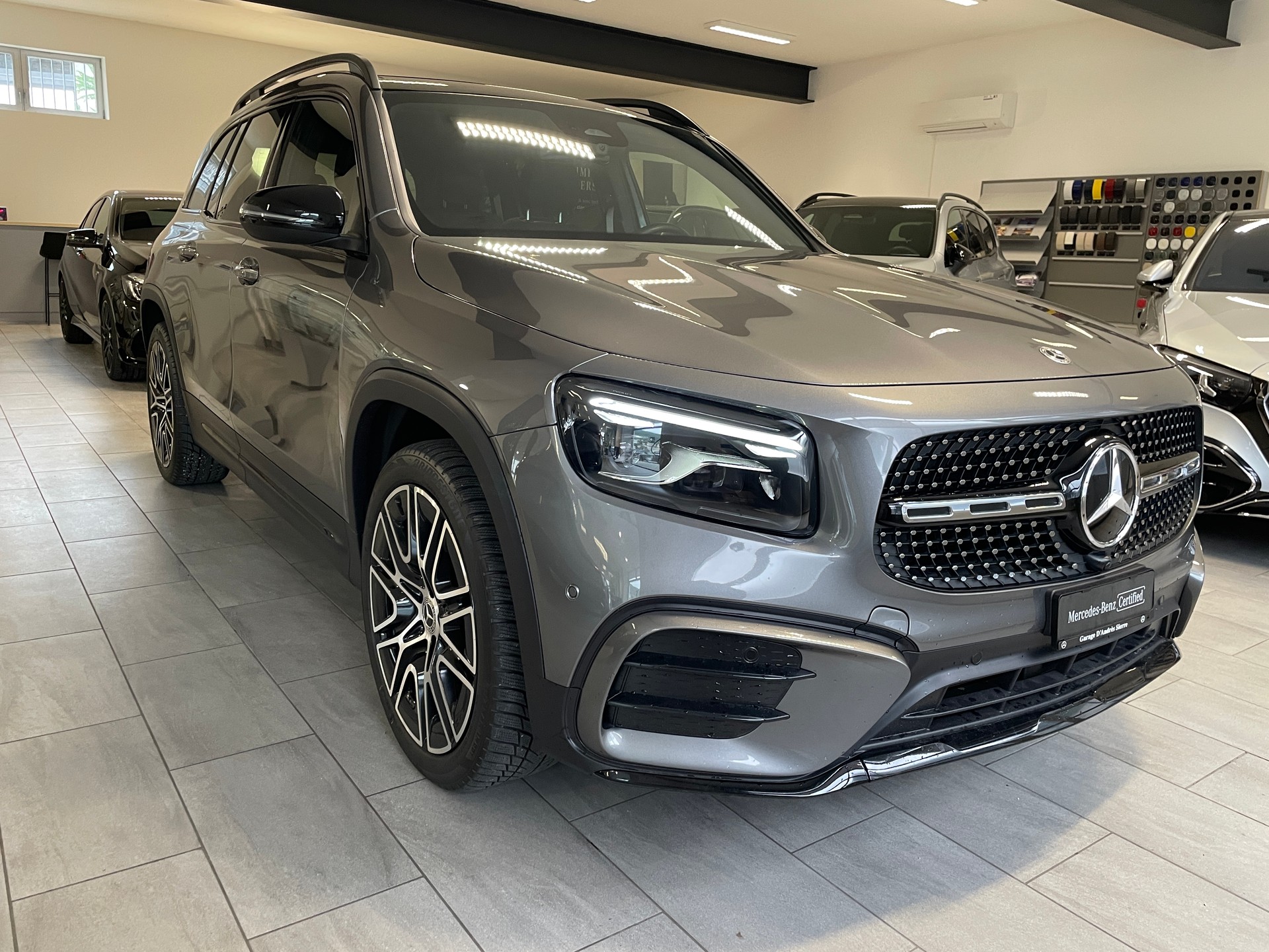 MERCEDES-BENZ GLB 220 4Matic 8G-Tronic AMG Line-image-2