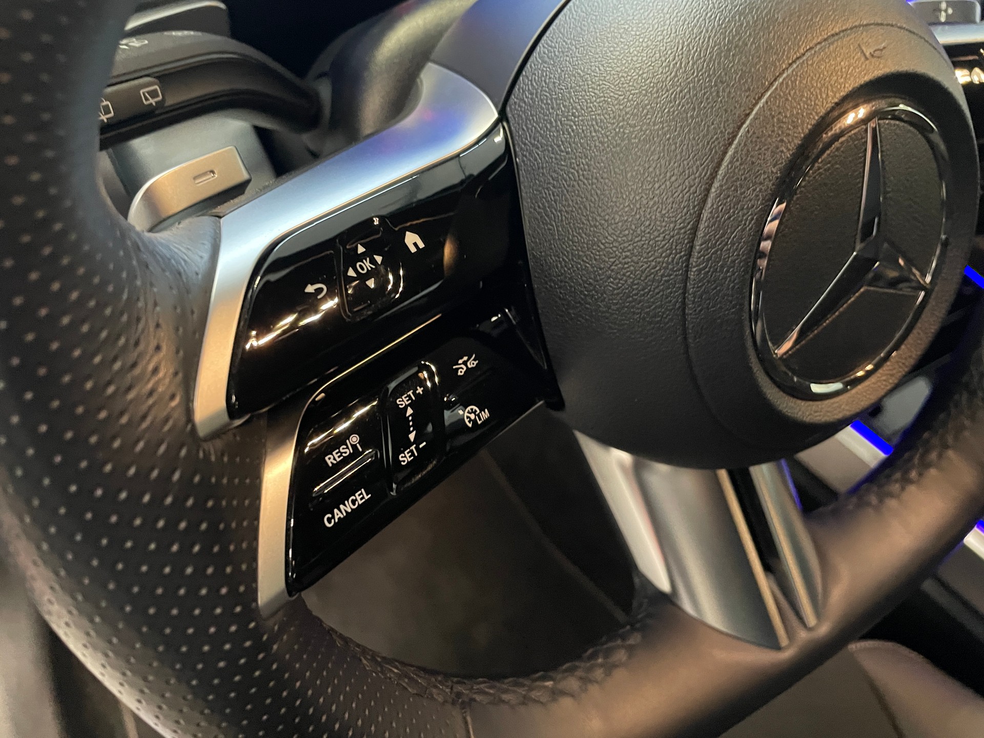 MERCEDES-BENZ GLB 220 4Matic 8G-Tronic AMG Line-image-15