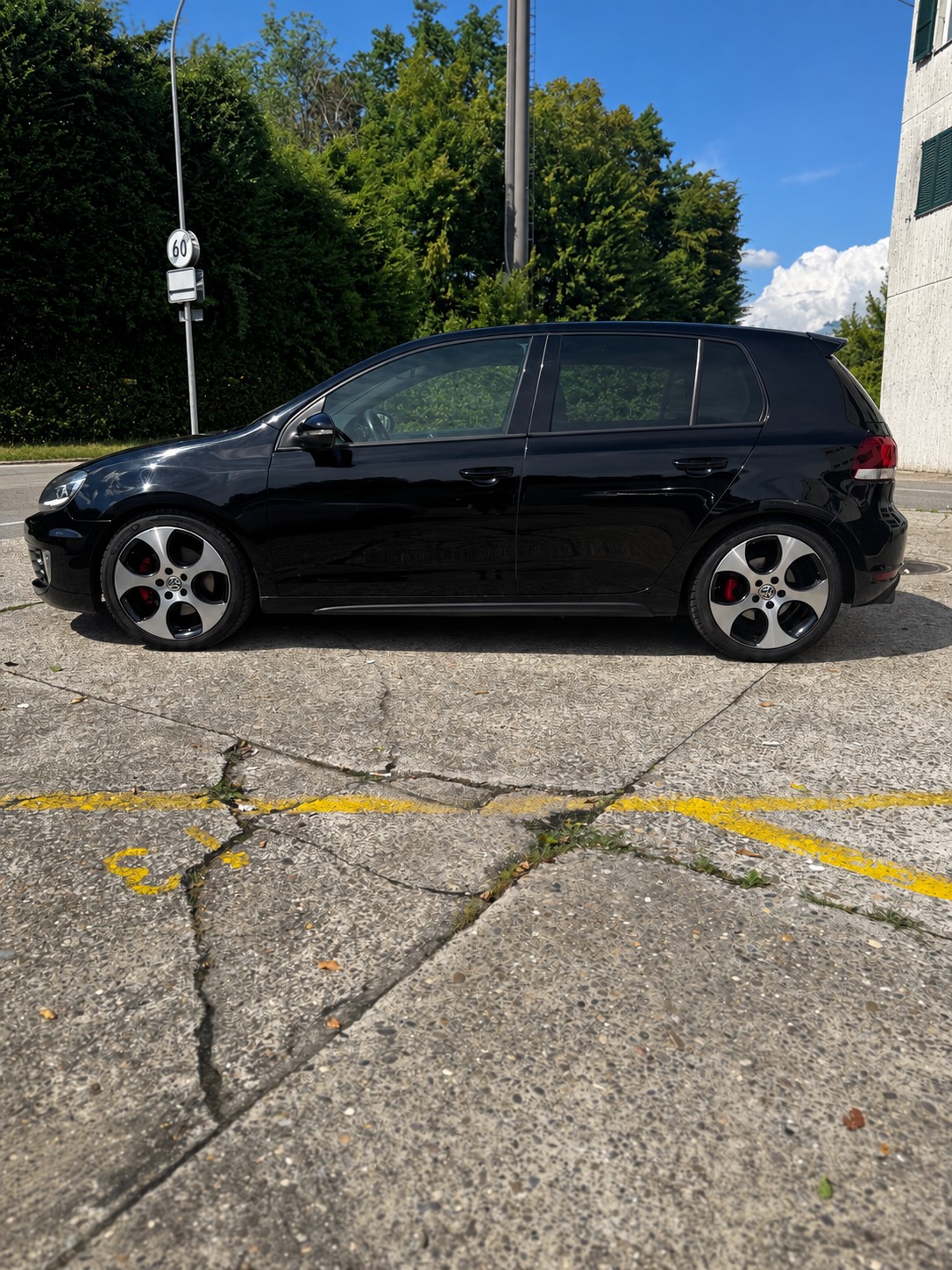 VW Golf 2.0 TSI GTI-image-3
