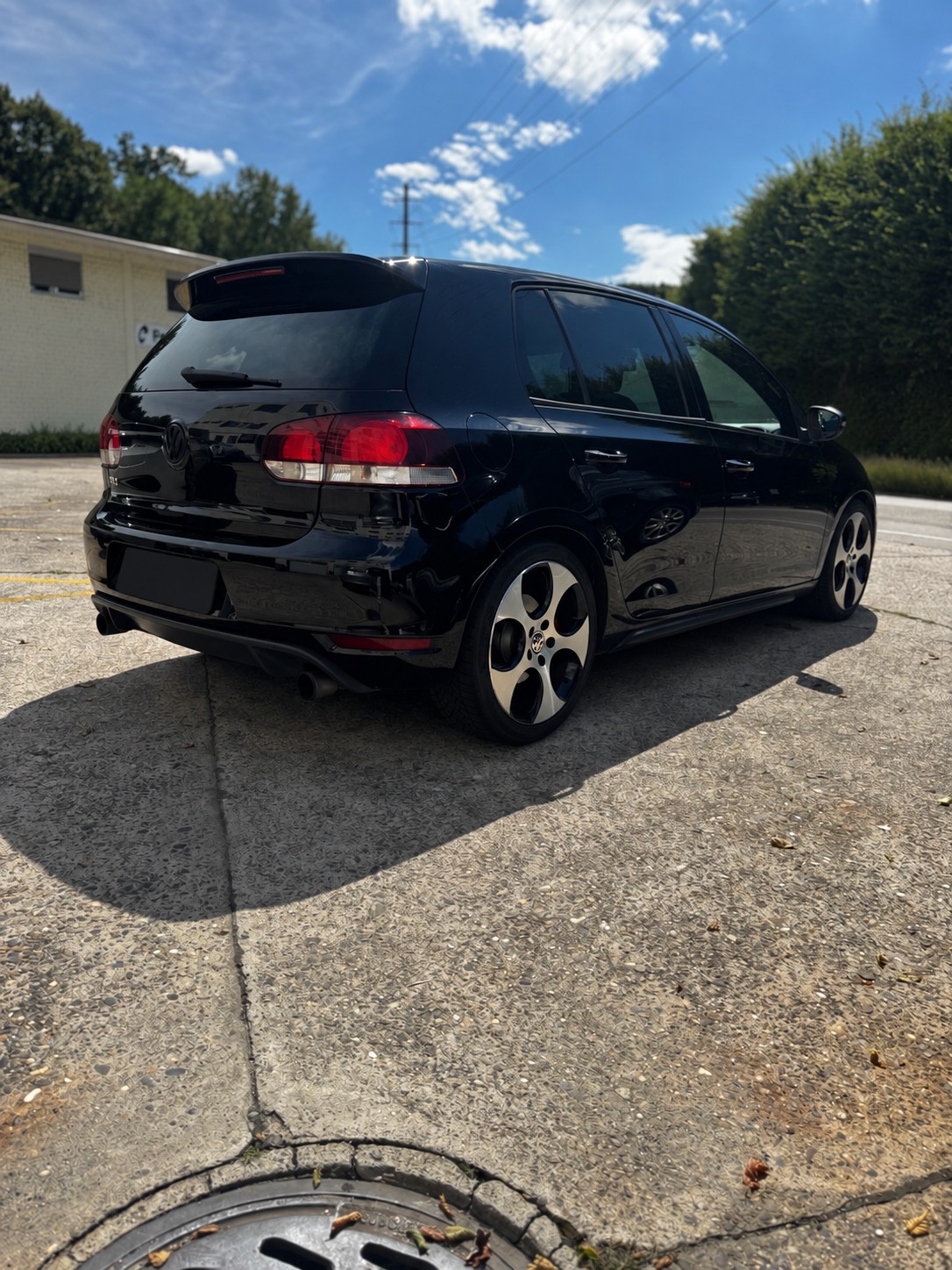 VW Golf 2.0 TSI GTI-image-4