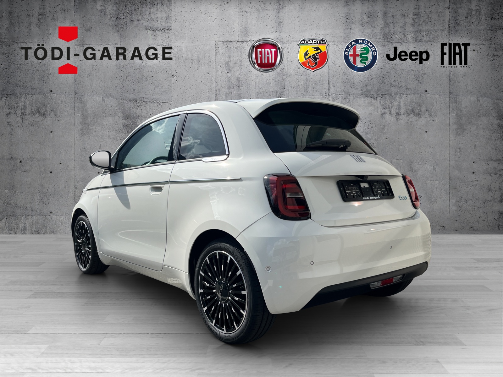 FIAT 500La Prima-showroom-element-3