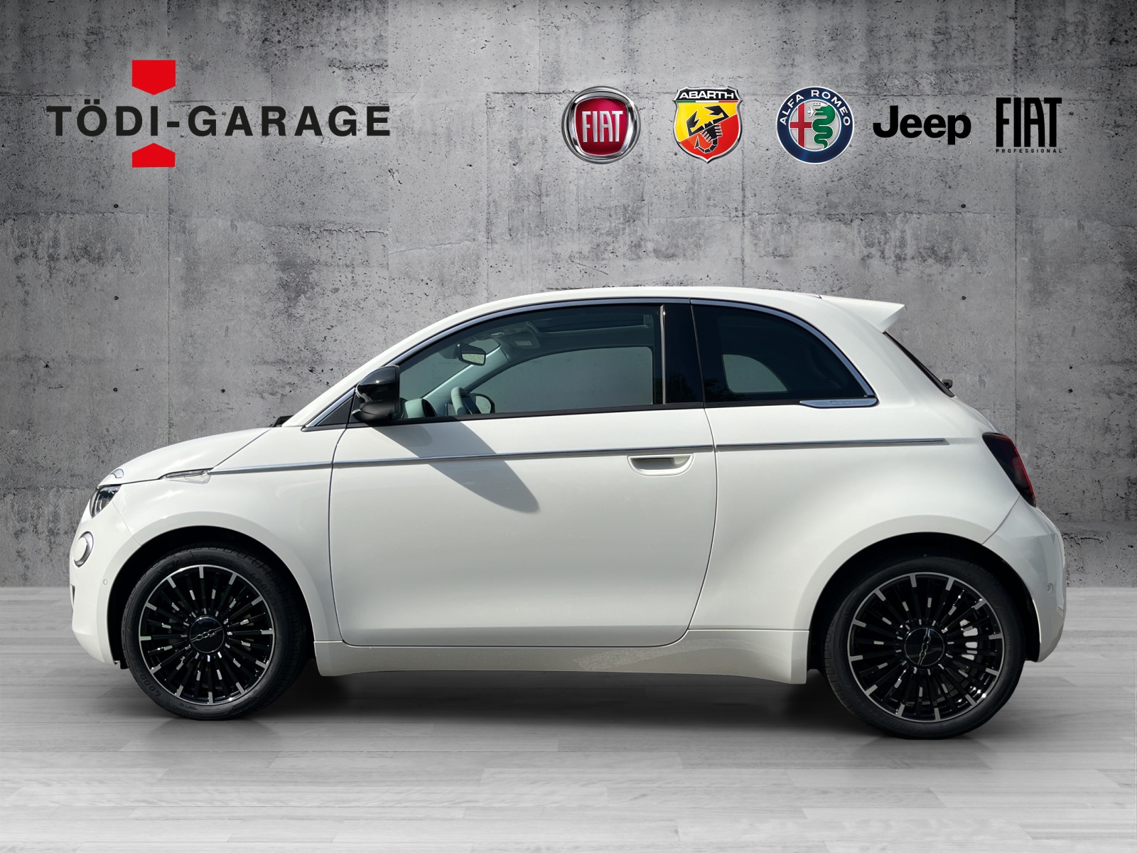 FIAT 500La Prima-showroom-element-2