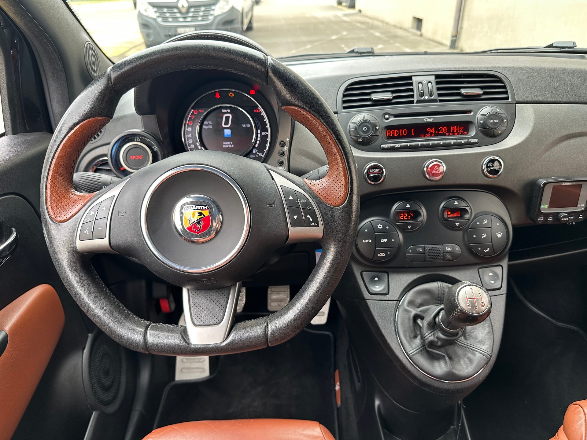 FIAT 595C 1.4 16V Turbo Abarth Competizione * Cabriolet *-image-11