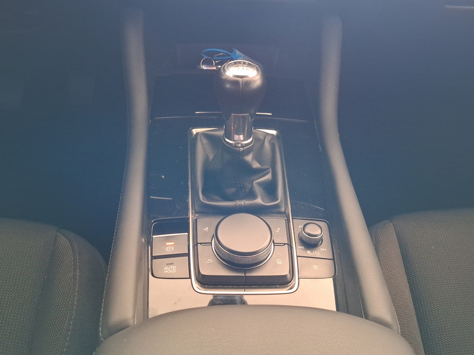 MAZDA 3 Hatchback SKYACTIV-G M Hybrid 122 Revolution-image-12