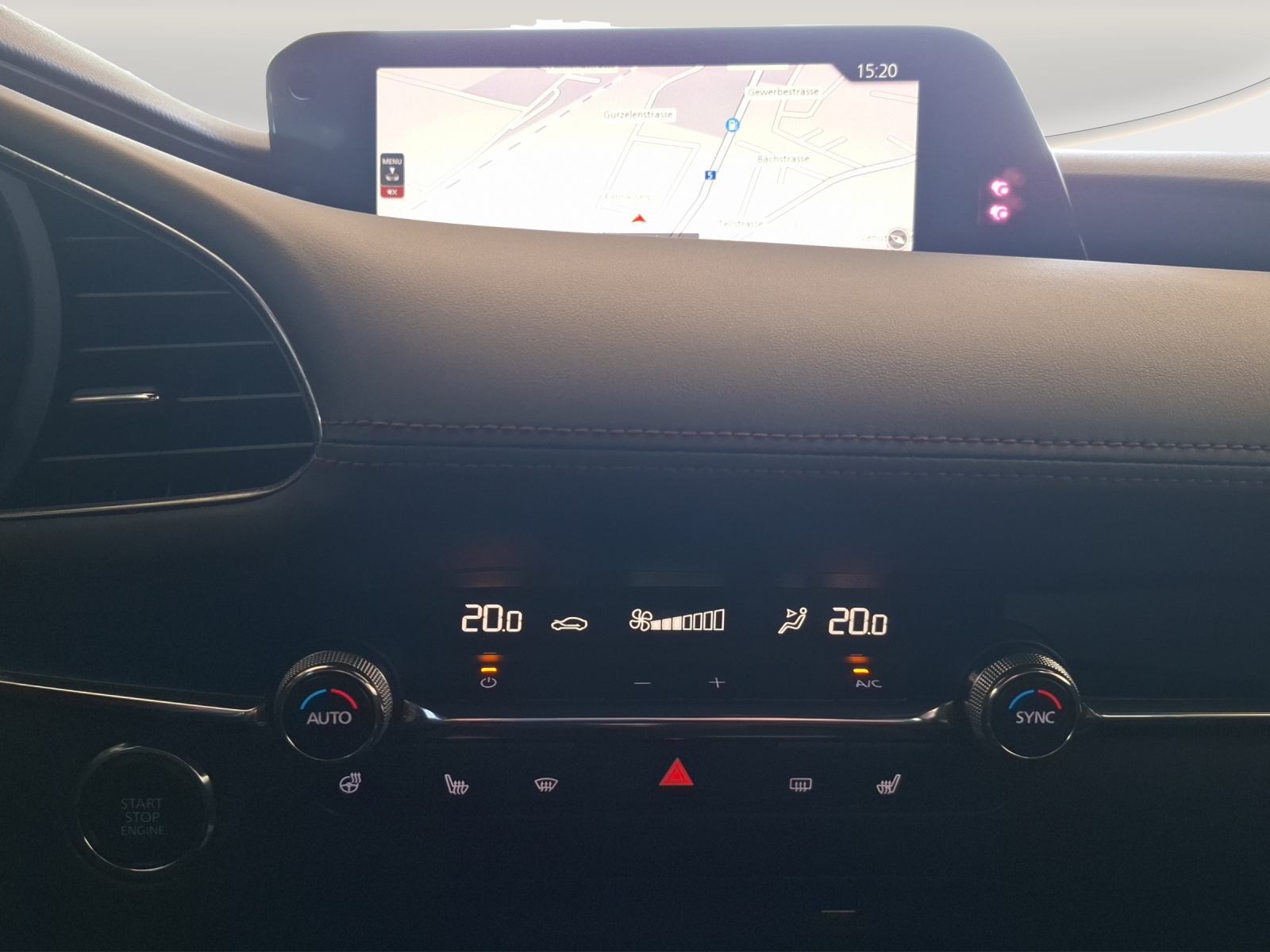 MAZDA 3 Hatchback SKYACTIV-G M Hybrid 122 Revolution-image-13