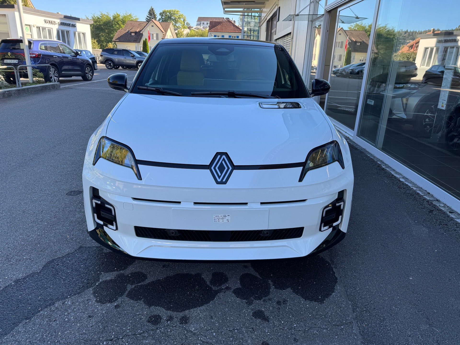 RENAULT R5 E-Tech Comfort Range 52 kWh Iconic Five-image-2