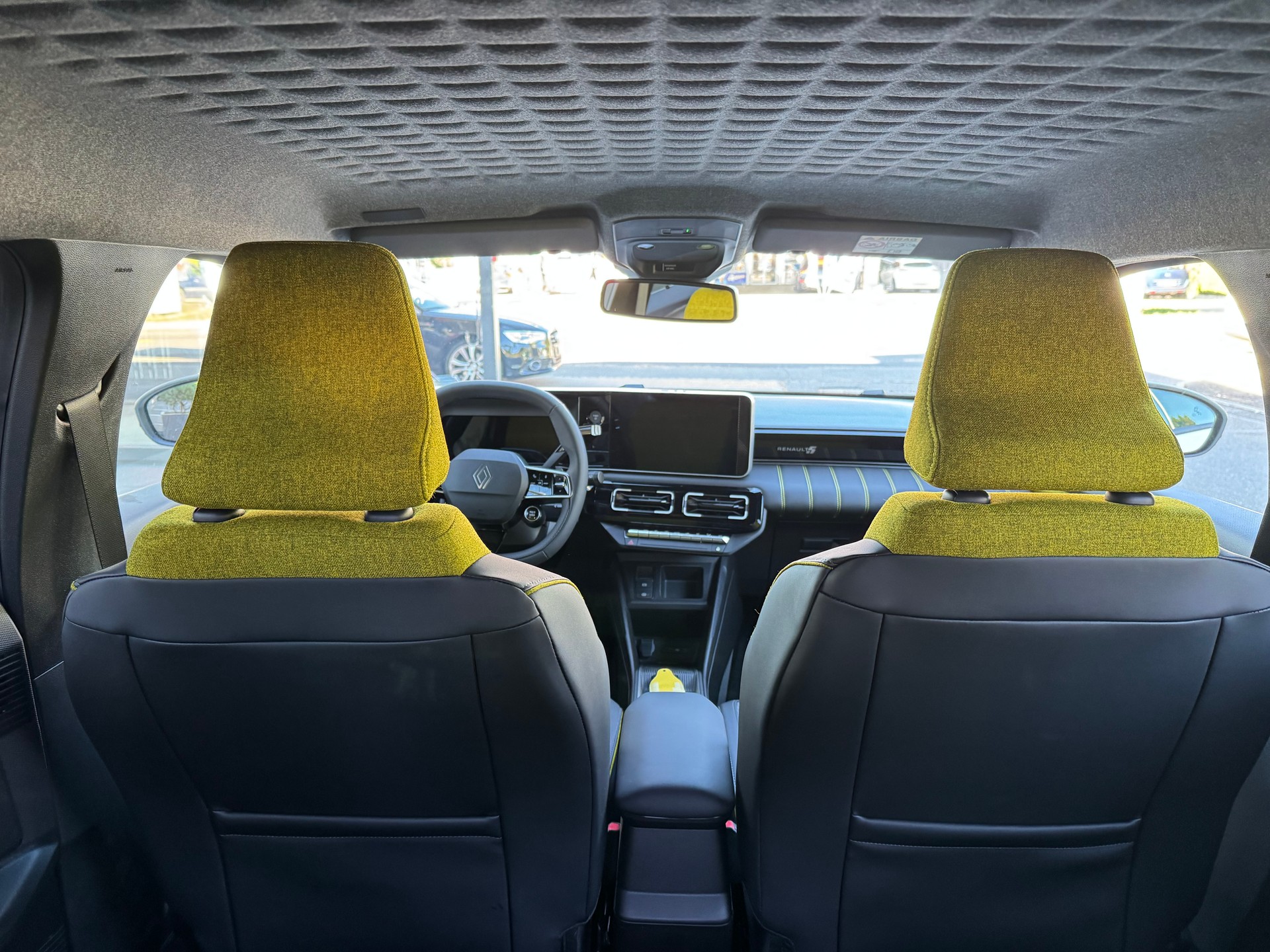 RENAULT R5 E-Tech Comfort Range 52 kWh Iconic Five-image-10