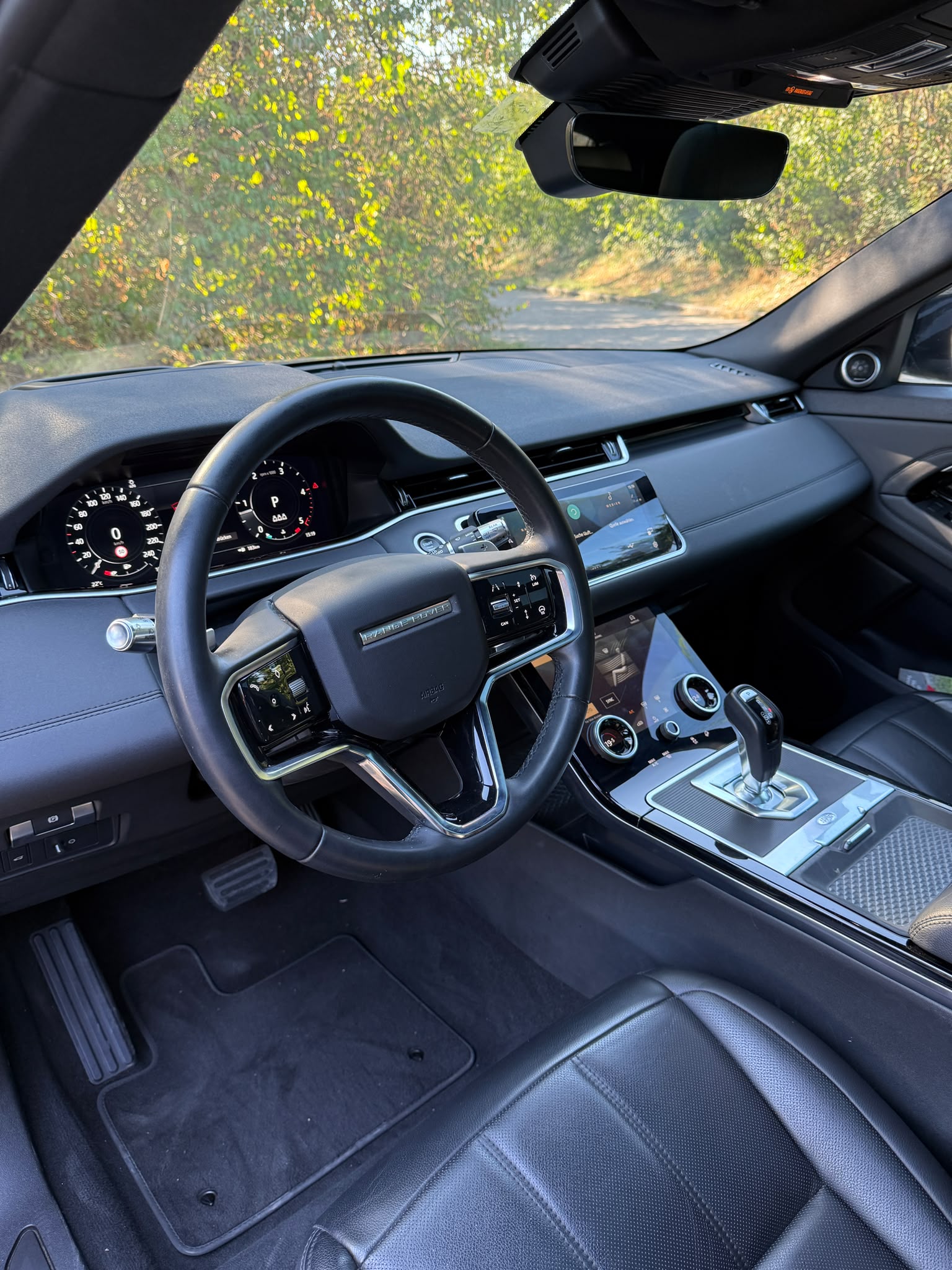 LAND ROVER Range Rover Evoque D 200 HSE AT9-image-6