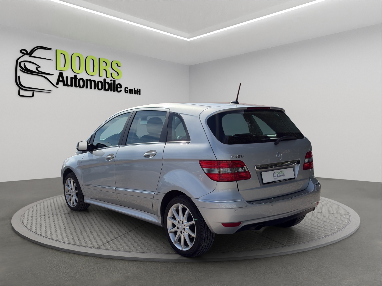 MERCEDES-BENZ B 180 BlueEfficiency Selection-image-5