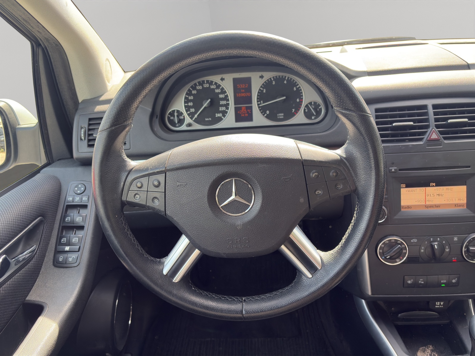 MERCEDES-BENZ B 180 BlueEfficiency Selection-image-18
