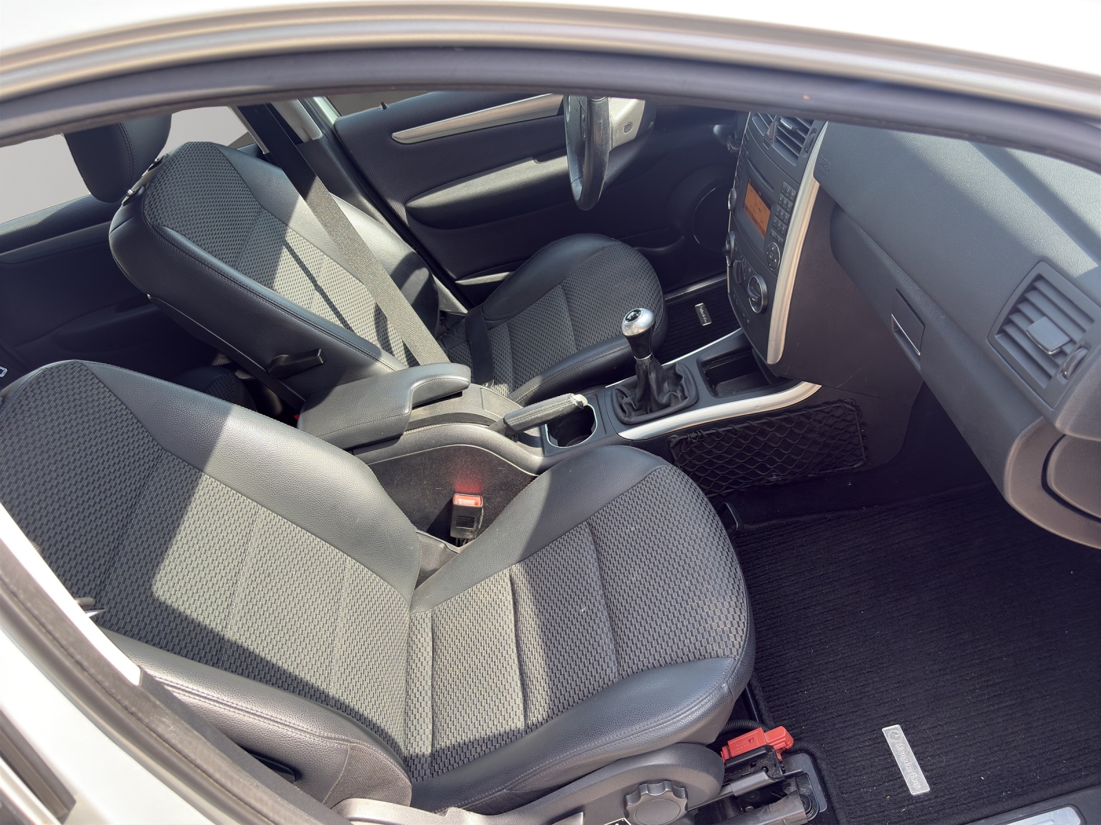 MERCEDES-BENZ B 180 BlueEfficiency Selection-image-15