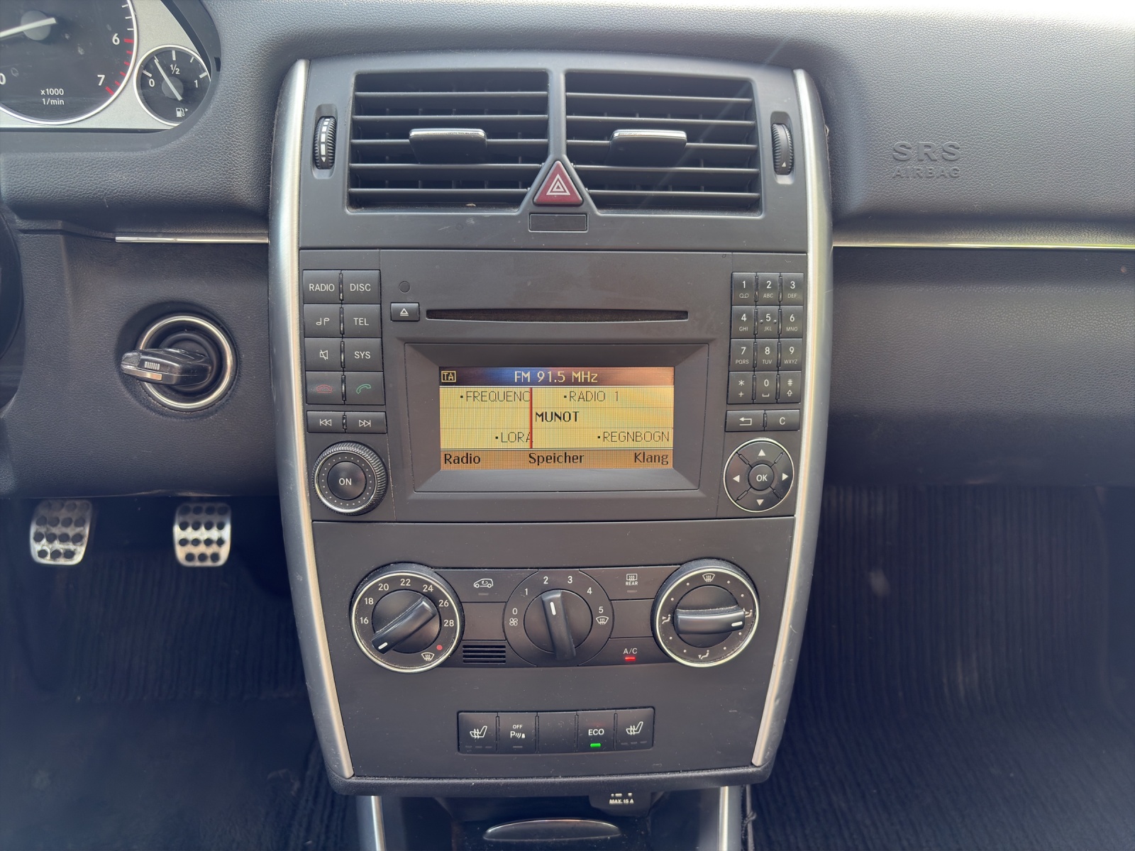 MERCEDES-BENZ B 180 BlueEfficiency Selection-image-9