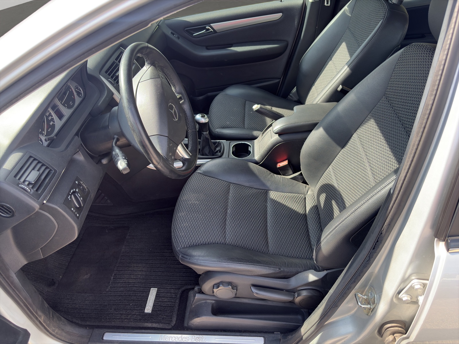 MERCEDES-BENZ B 180 BlueEfficiency Selection-image-11
