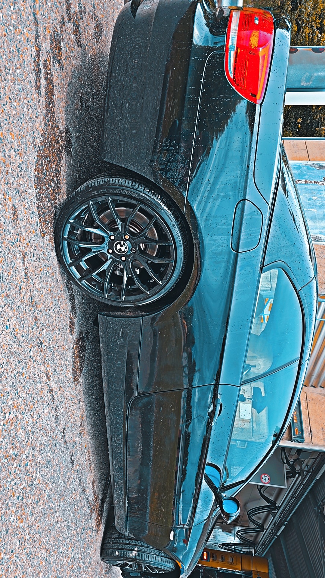 BMW 335i-image-4