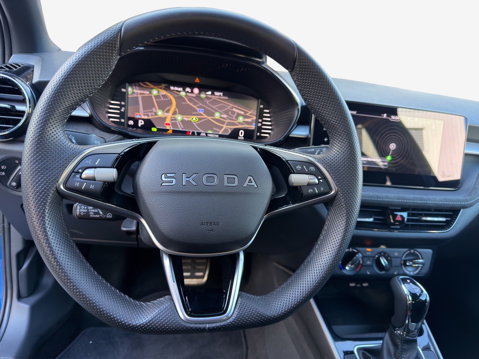 SKODA Fabia 1.0 TSI Dynamic DSG-image-9