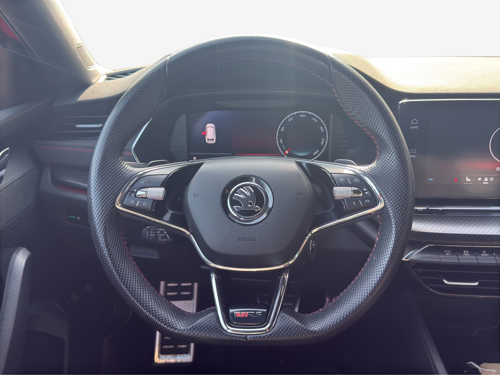 SKODA Octavia Combi 1.4 TSI PHEV DSG RS-image-10