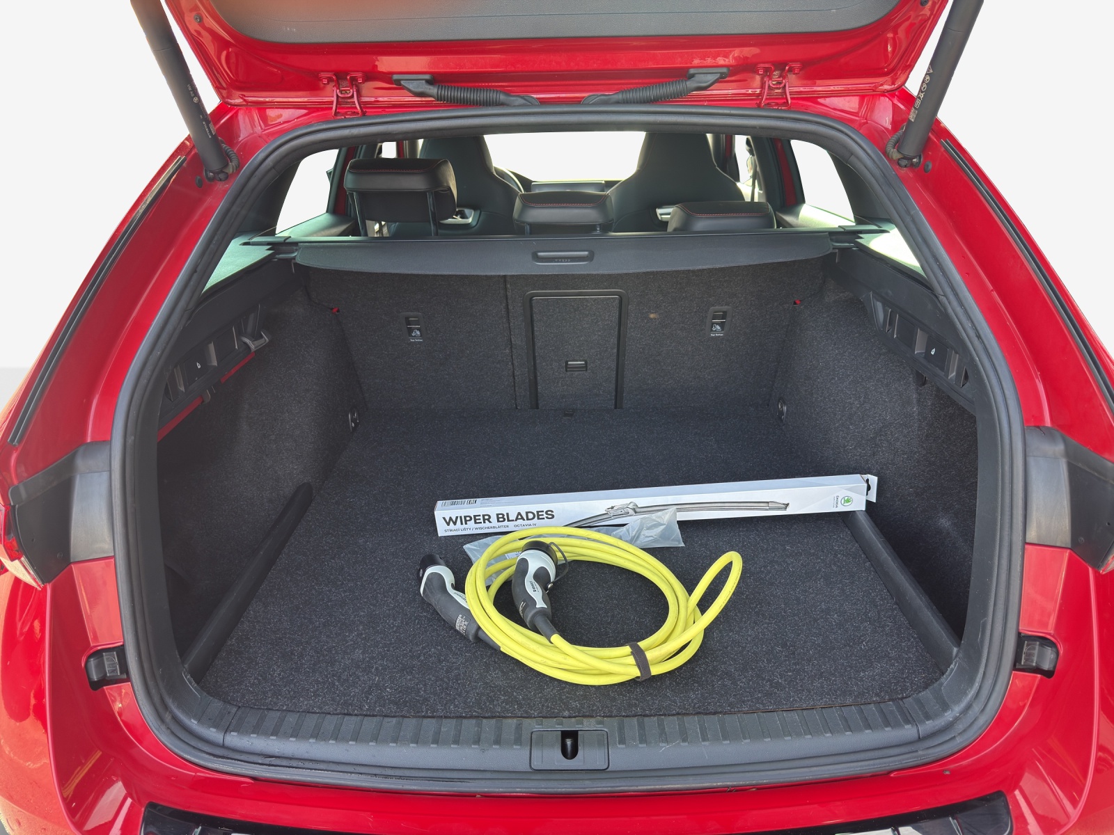 SKODA Octavia Combi 1.4 TSI PHEV DSG RS-image-13