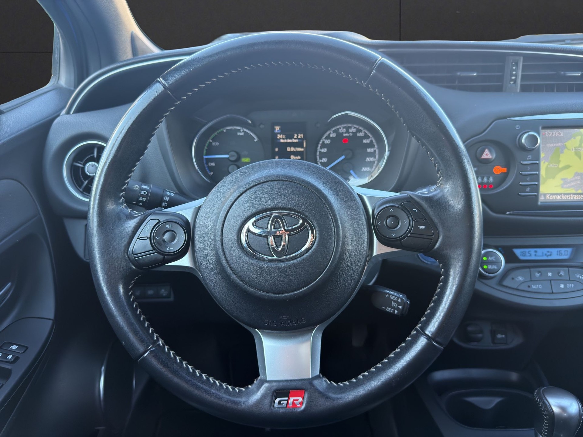 TOYOTA Yaris 1.5 VVT-i Hybrid GR-S e-CVT-image-10