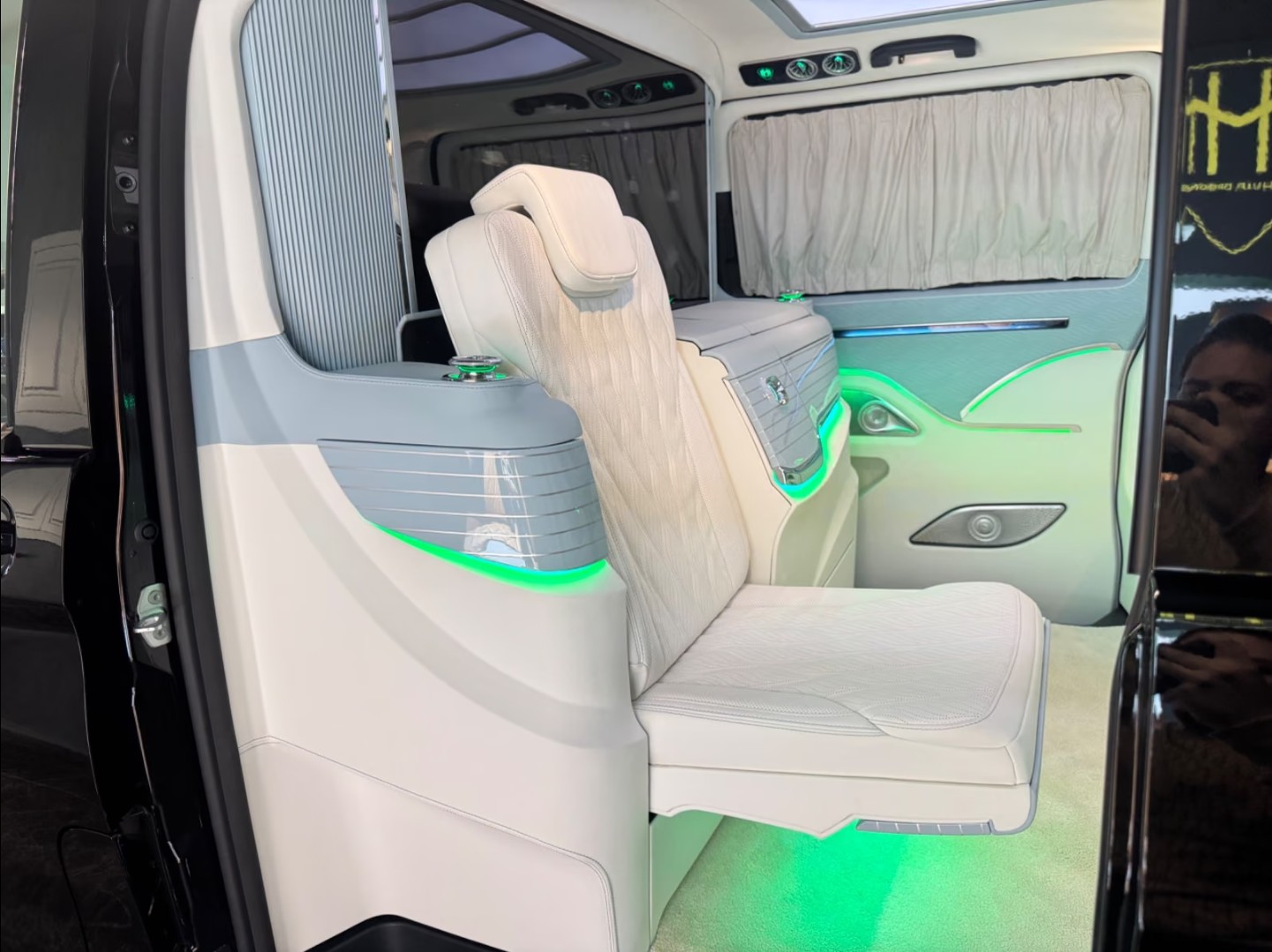 MERCEDES-BENZ V 300 d Extra-Lang 4matic Exclusive FALCON ST. MORITZ V.I.P-image-34
