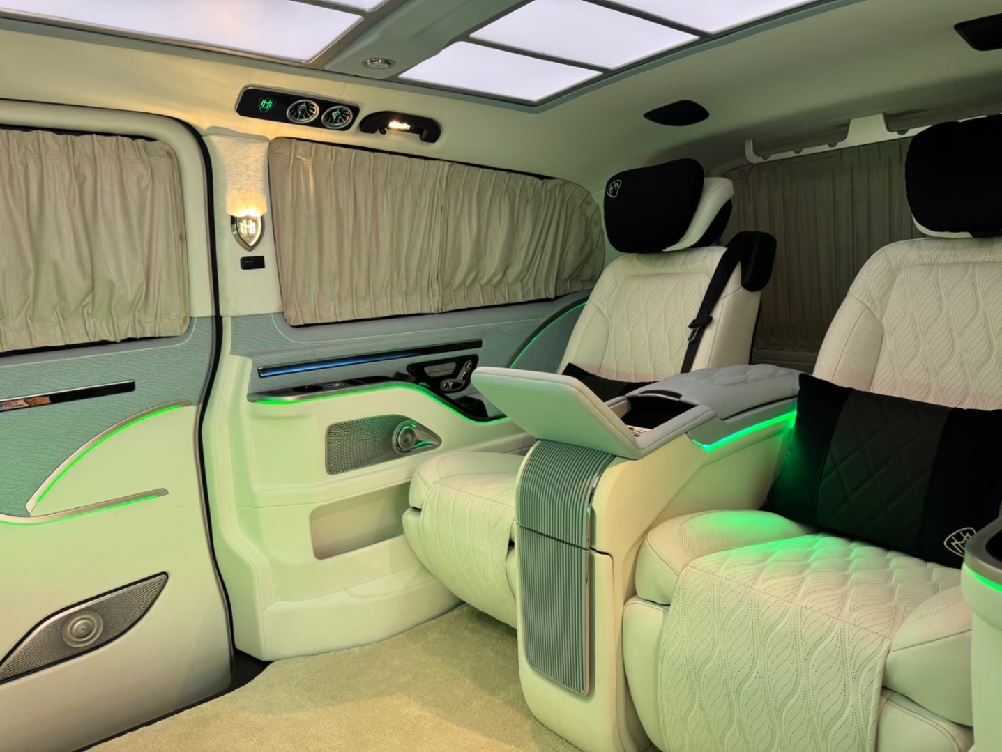 MERCEDES-BENZ V 300 d Extra-Lang 4matic Exclusive FALCON ST. MORITZ V.I.P-image-31