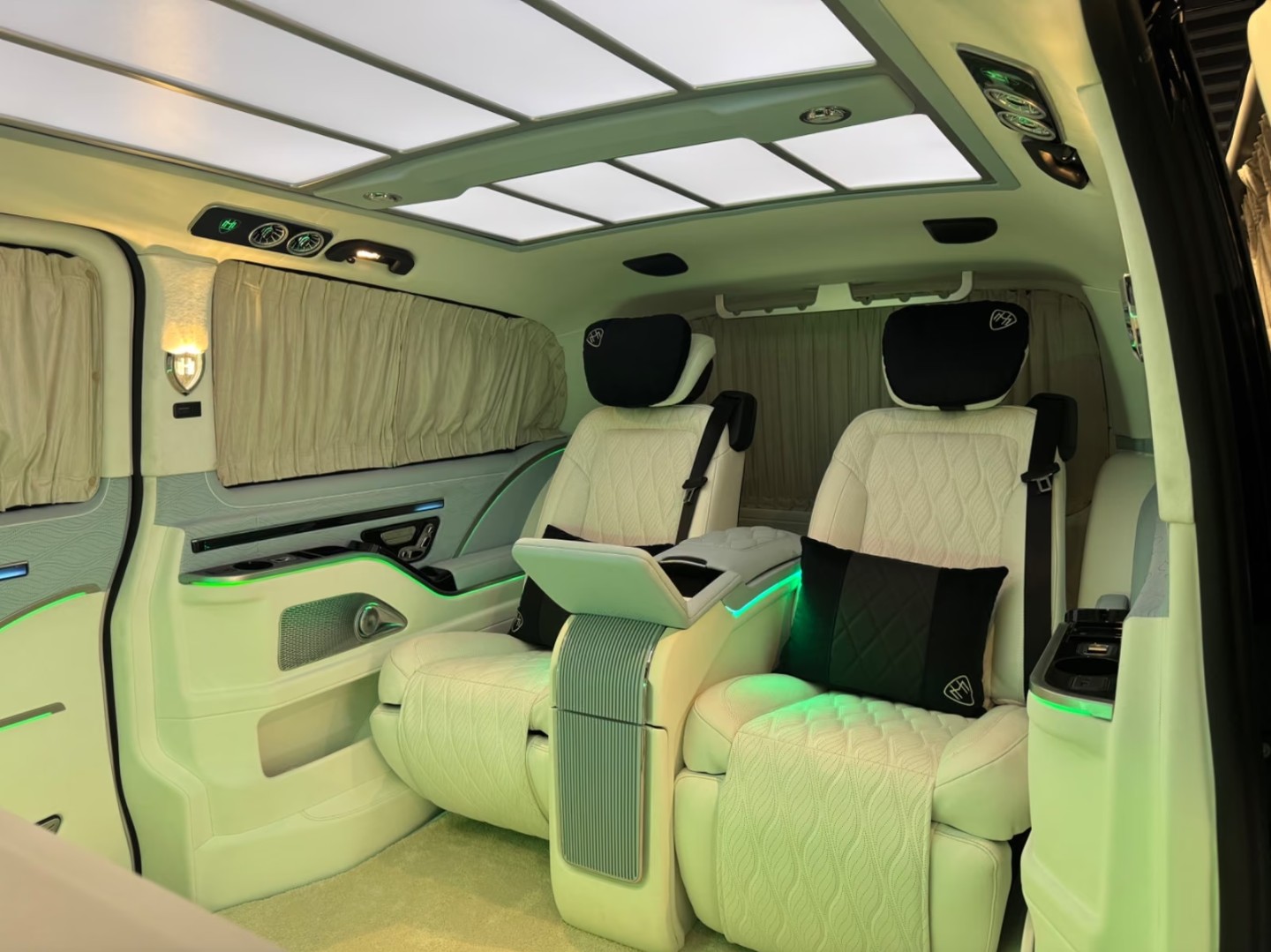 MERCEDES-BENZ V 300 d Extra-Lang 4matic Exclusive FALCON ST. MORITZ V.I.P-image-30