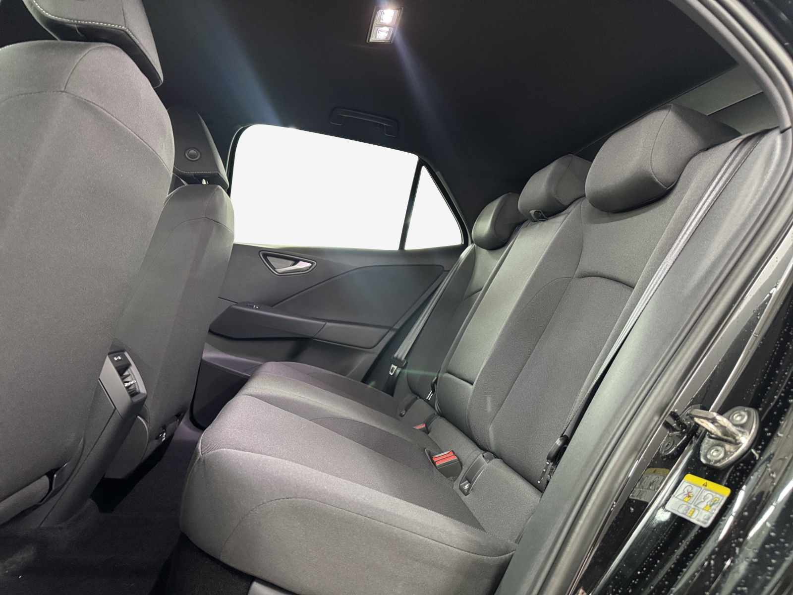 VW ID.3 Neo 50 kWh 170PS Life-image-11