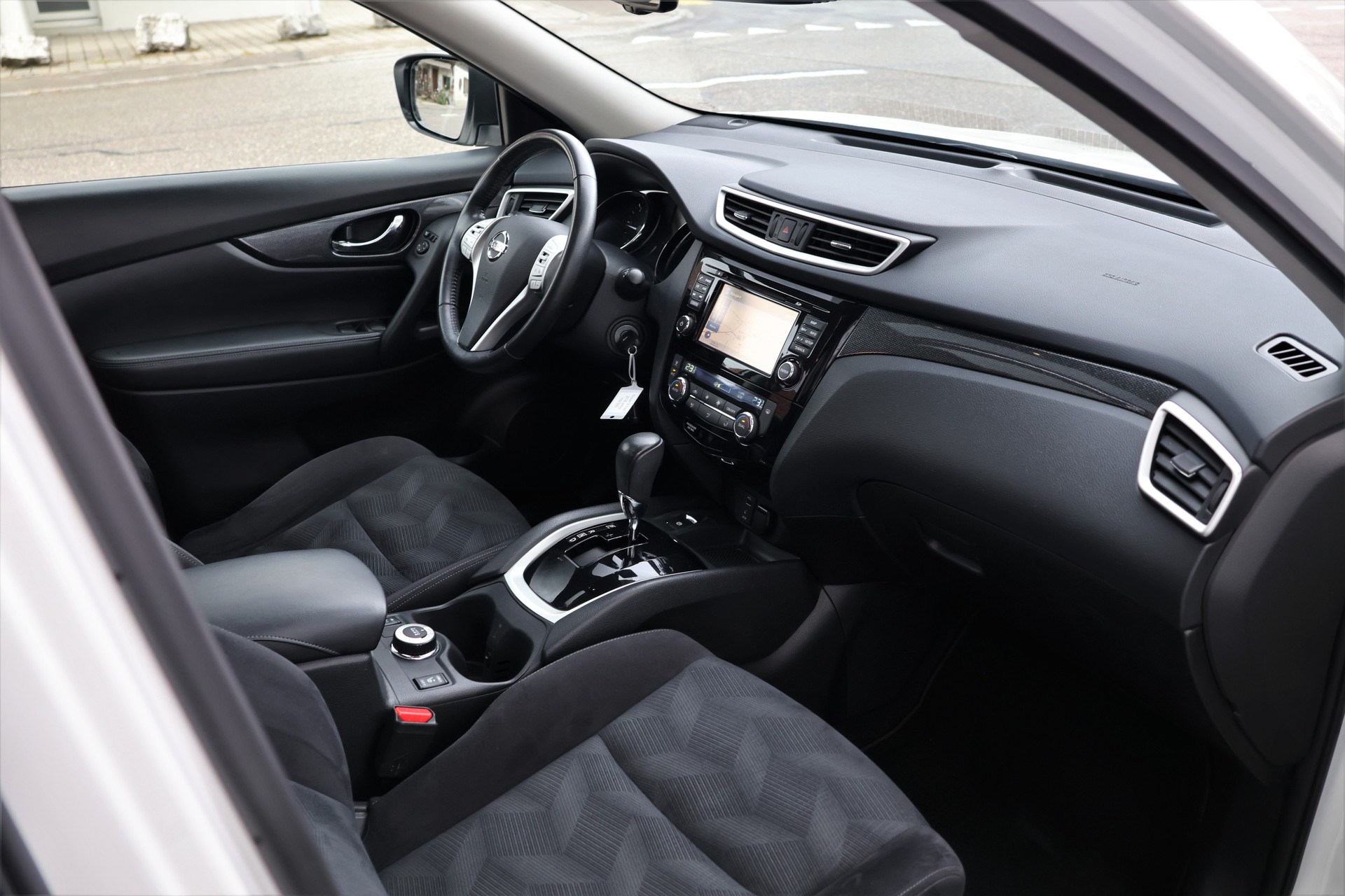 NISSAN X-Trail 2.0 dCi acenta Xtronic CVT ALL-MODE 4x4 (CH) 7 Plätzer-image-19