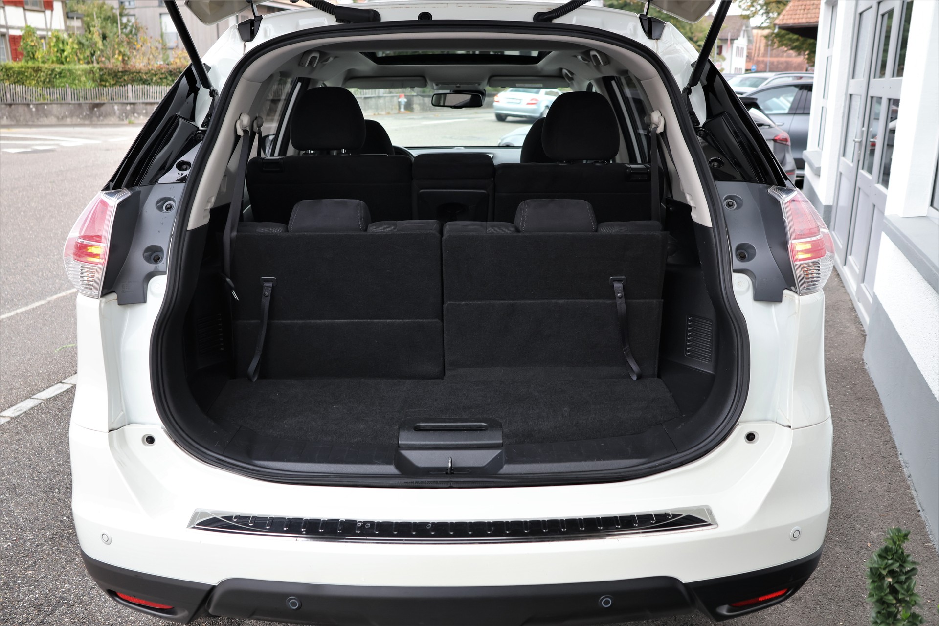NISSAN X-Trail 2.0 dCi acenta Xtronic CVT ALL-MODE 4x4 (CH) 7 Plätzer-image-18