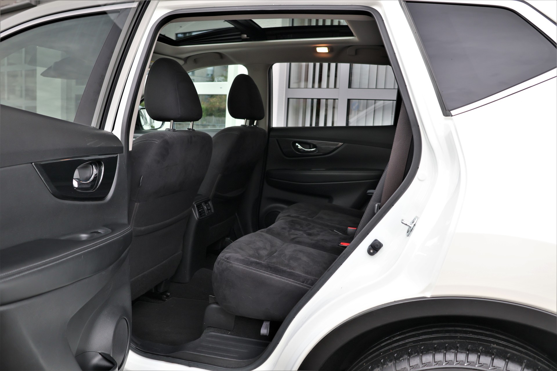 NISSAN X-Trail 2.0 dCi acenta Xtronic CVT ALL-MODE 4x4 (CH) 7 Plätzer-image-12