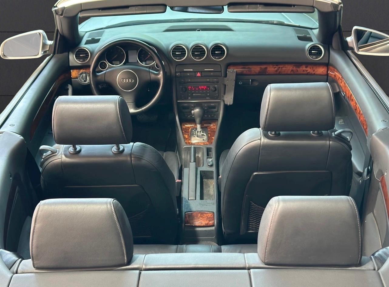 AUDI AUDI A4 Cabriolet 2.4 V6 Automat-image-11