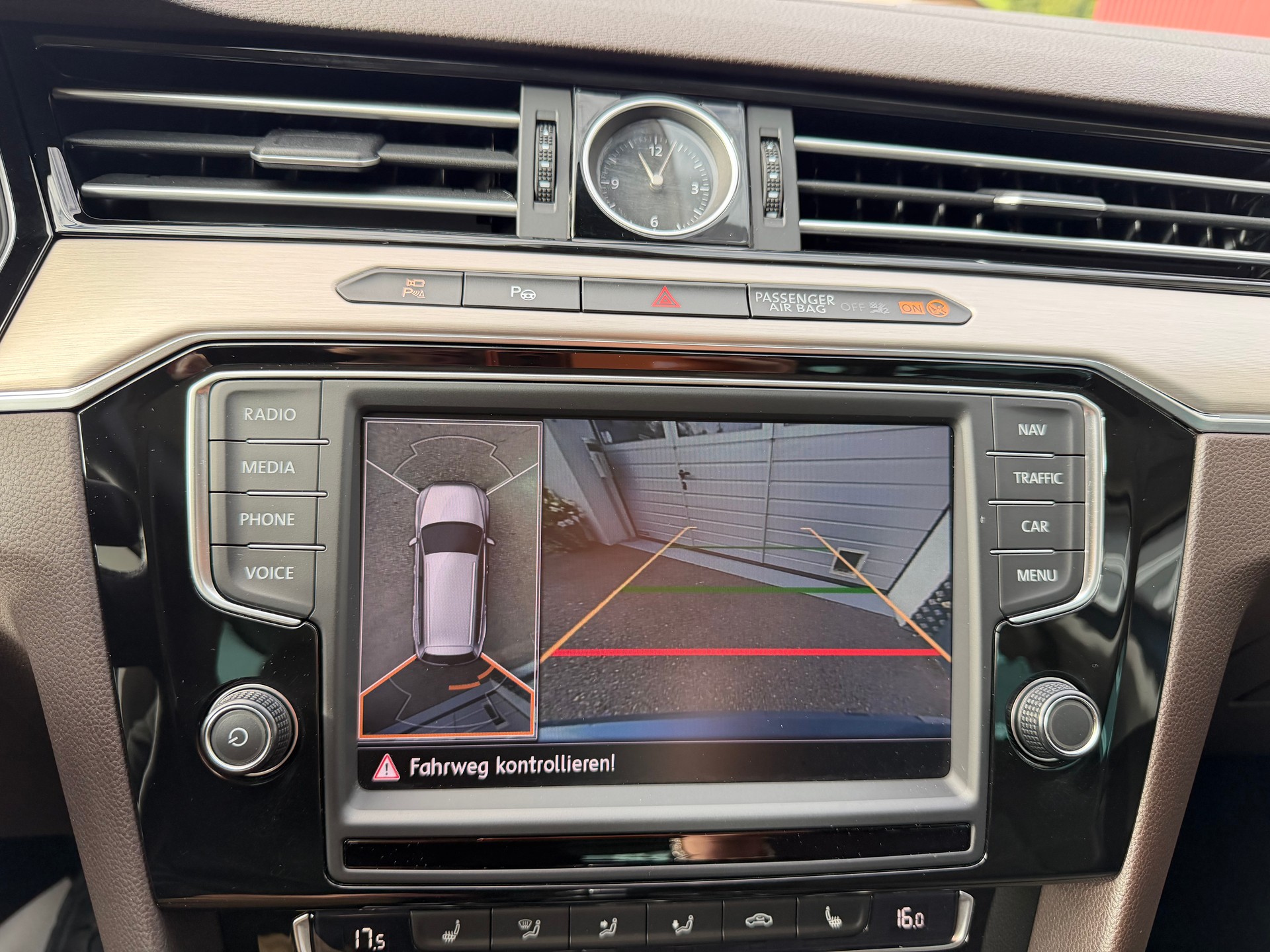 VW Passat Variant 1.8 TSI BMT Highline DSG-image-11