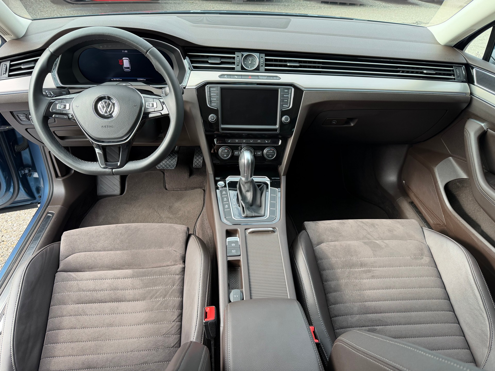 VW Passat Variant 1.8 TSI BMT Highline DSG-image-8