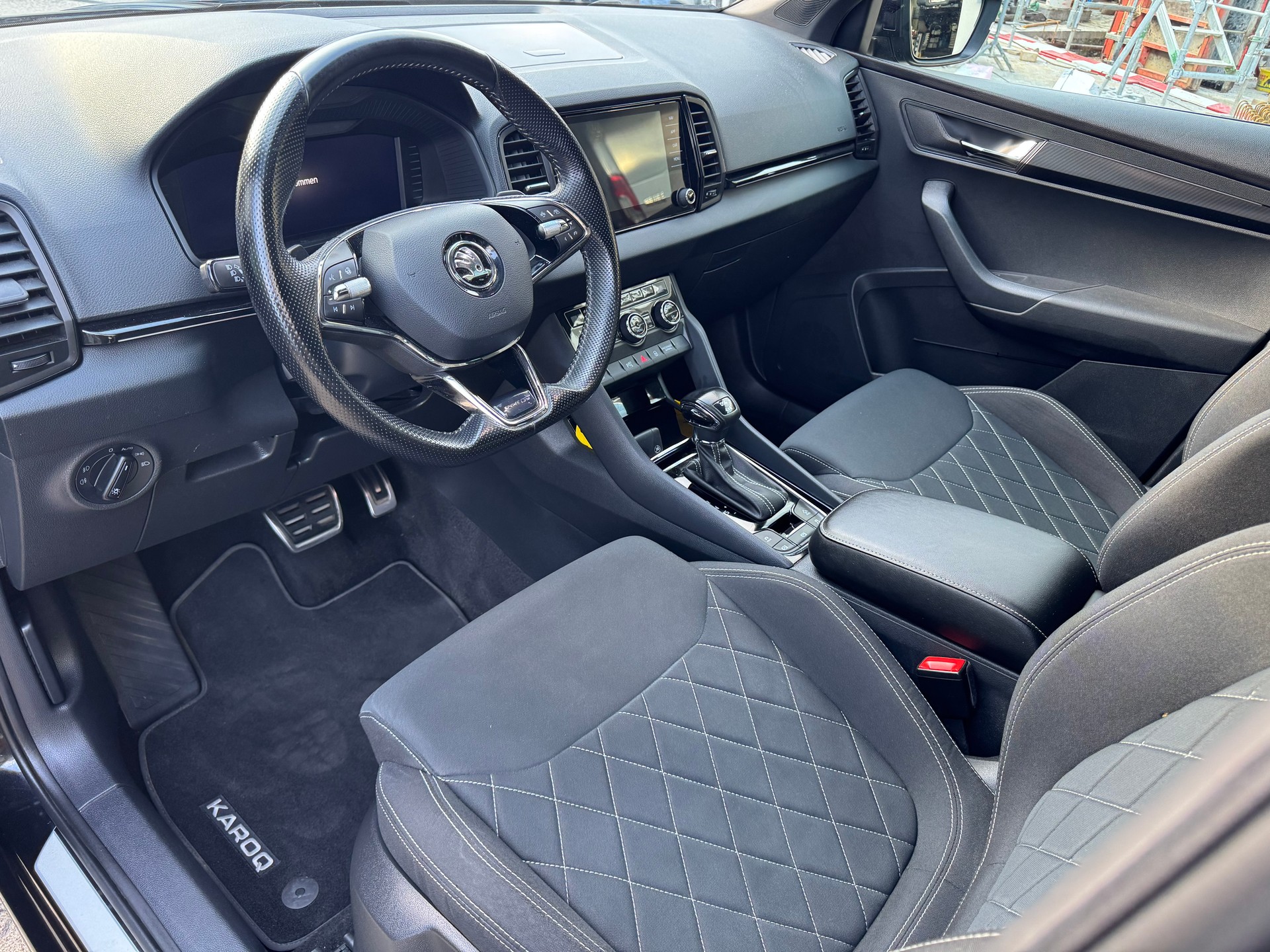 SKODA Karoq 2.0 TSI SportLine 4x4 DSG-image-8