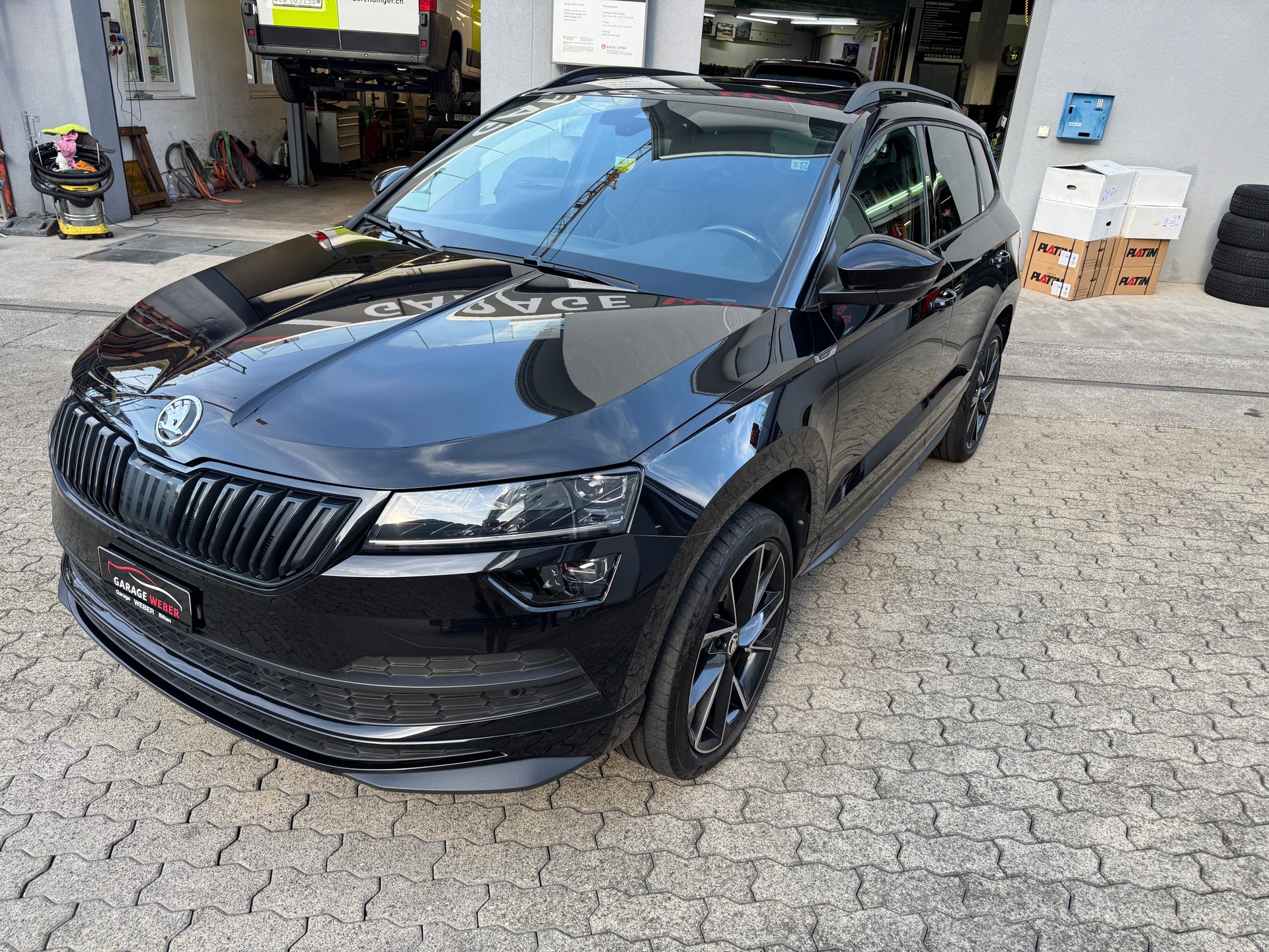 SKODA Karoq 2.0 TSI SportLine 4x4 DSG-image-1