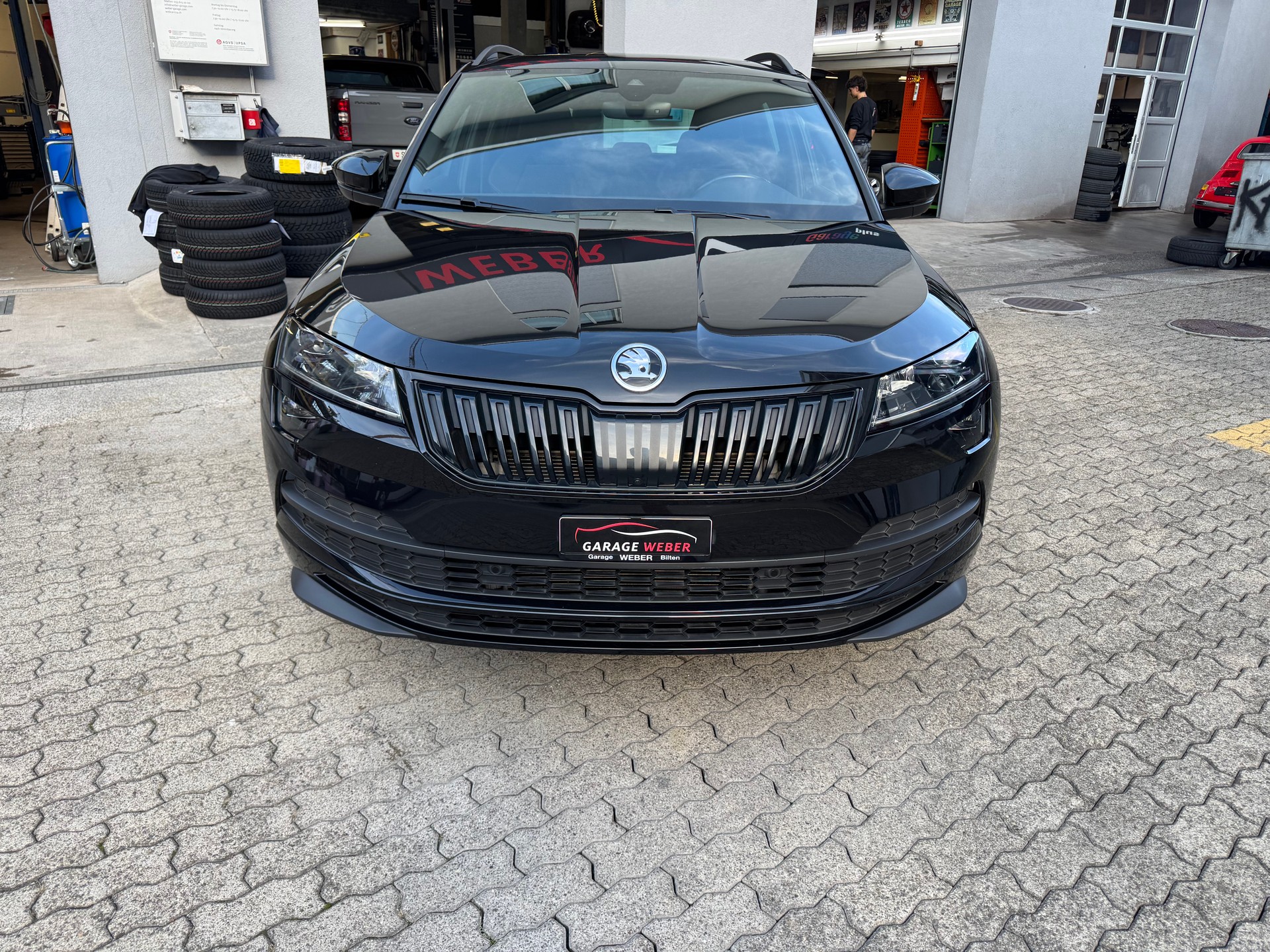 SKODA Karoq 2.0 TSI SportLine 4x4 DSG-image-2
