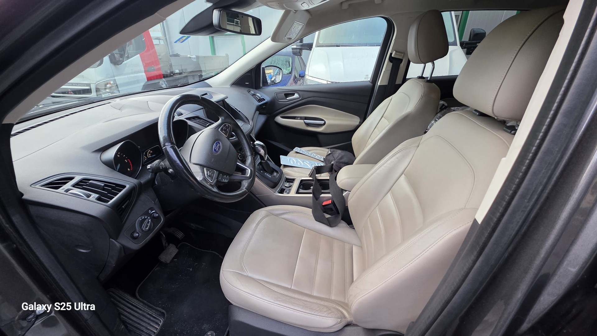 FORD Kuga 2.0 TDCi Titanium 4WD PowerShift-image-14
